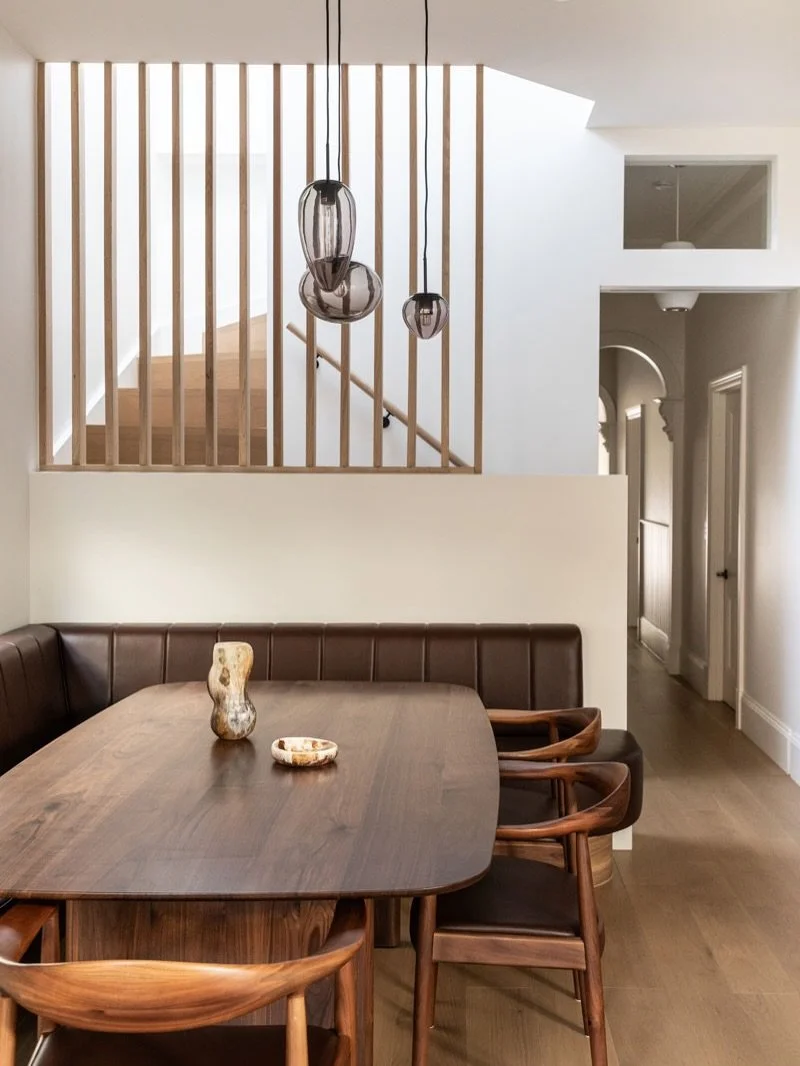 Walnut Dining Table for @thedeninteriors 

This dining table was designed in collaboration with the client to match the exisiting dining chairs and the newly renovated space.

📷 @suziappel_photo 

#interiordesign #furnituredesign #diningtables #timb