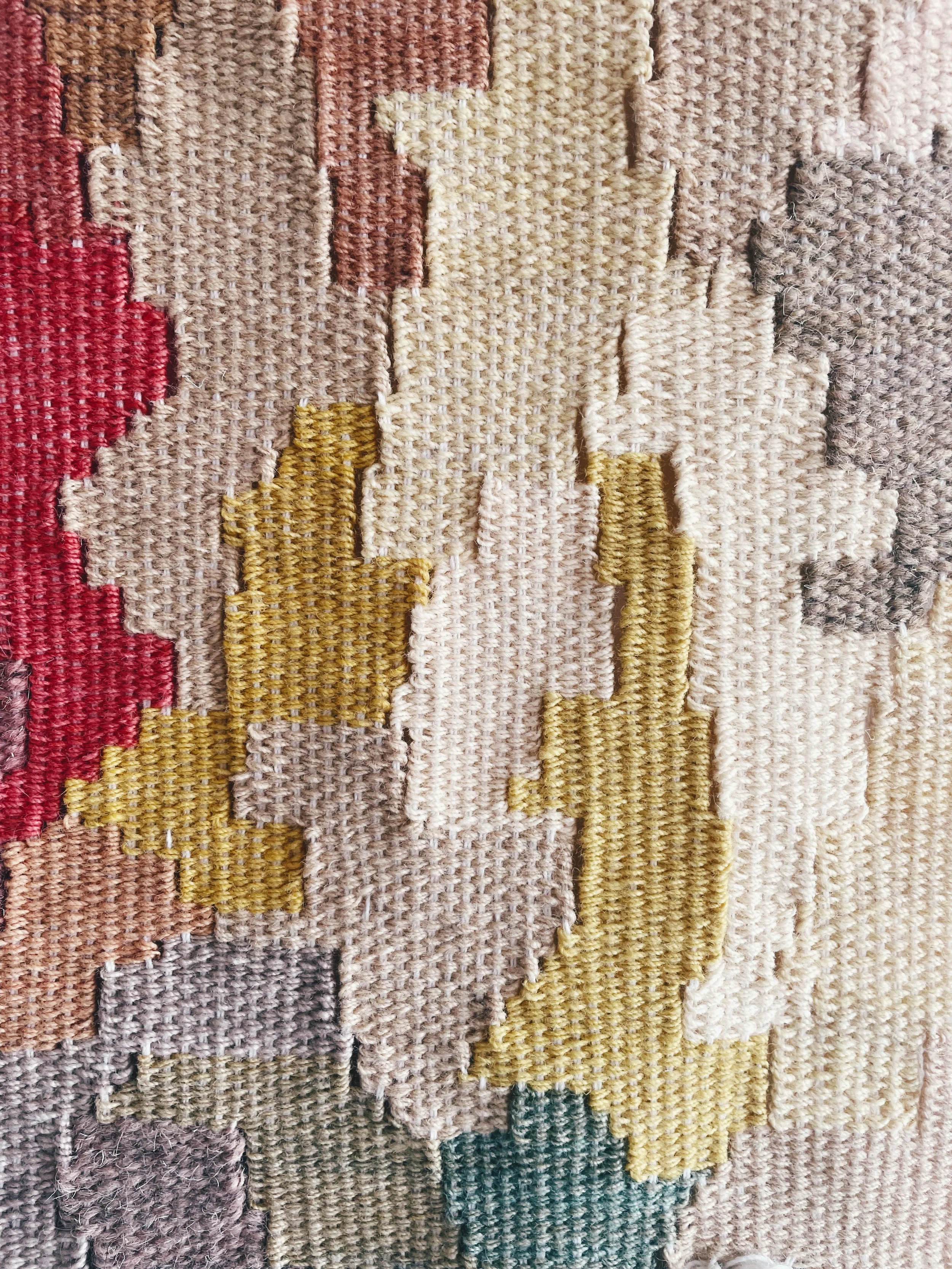 99a tekstilkunst med plantefarvet garn.JPG