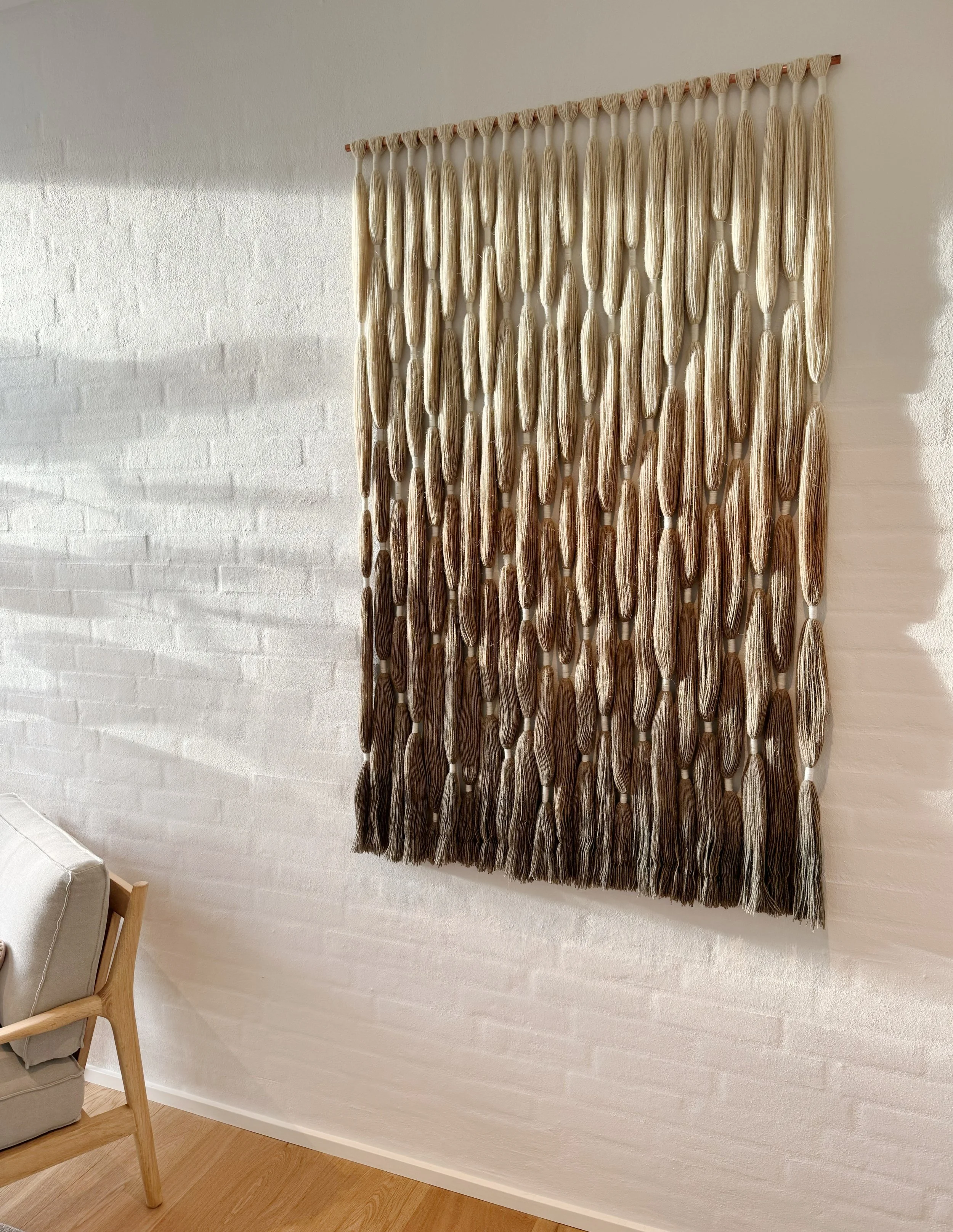 Låne-Ro er lavet specielt til at hænge i dette behandlerrum, med særlig tilknytning til stedets energi
