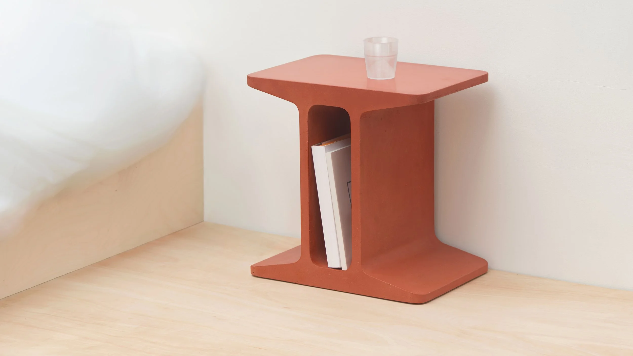 TOM ROBINSON_INTRA SIDE TABLE_6_INDOOR.jpg
