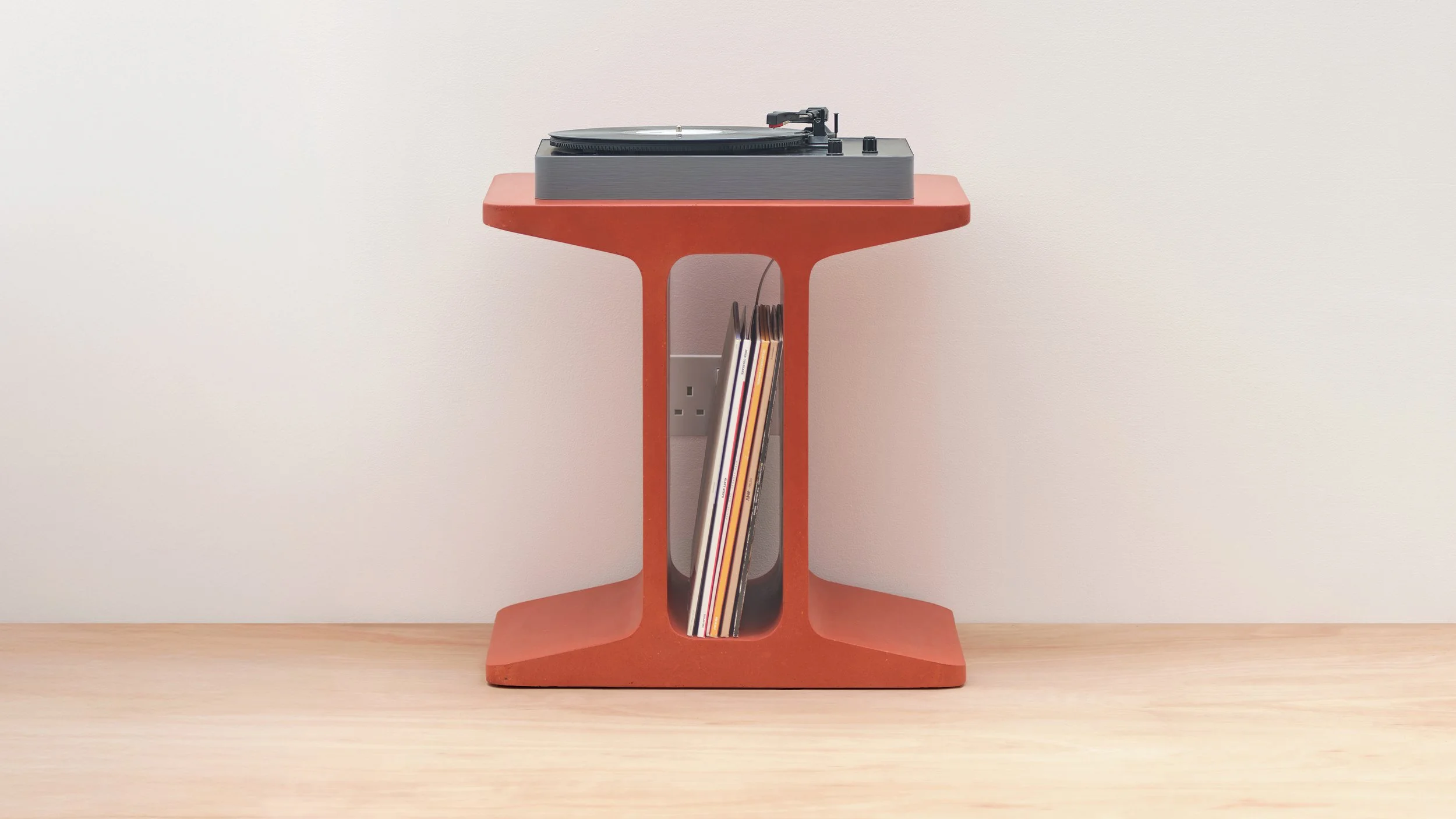 TOM ROBINSON_INTRA SIDE TABLE_12_INDOOR.jpg