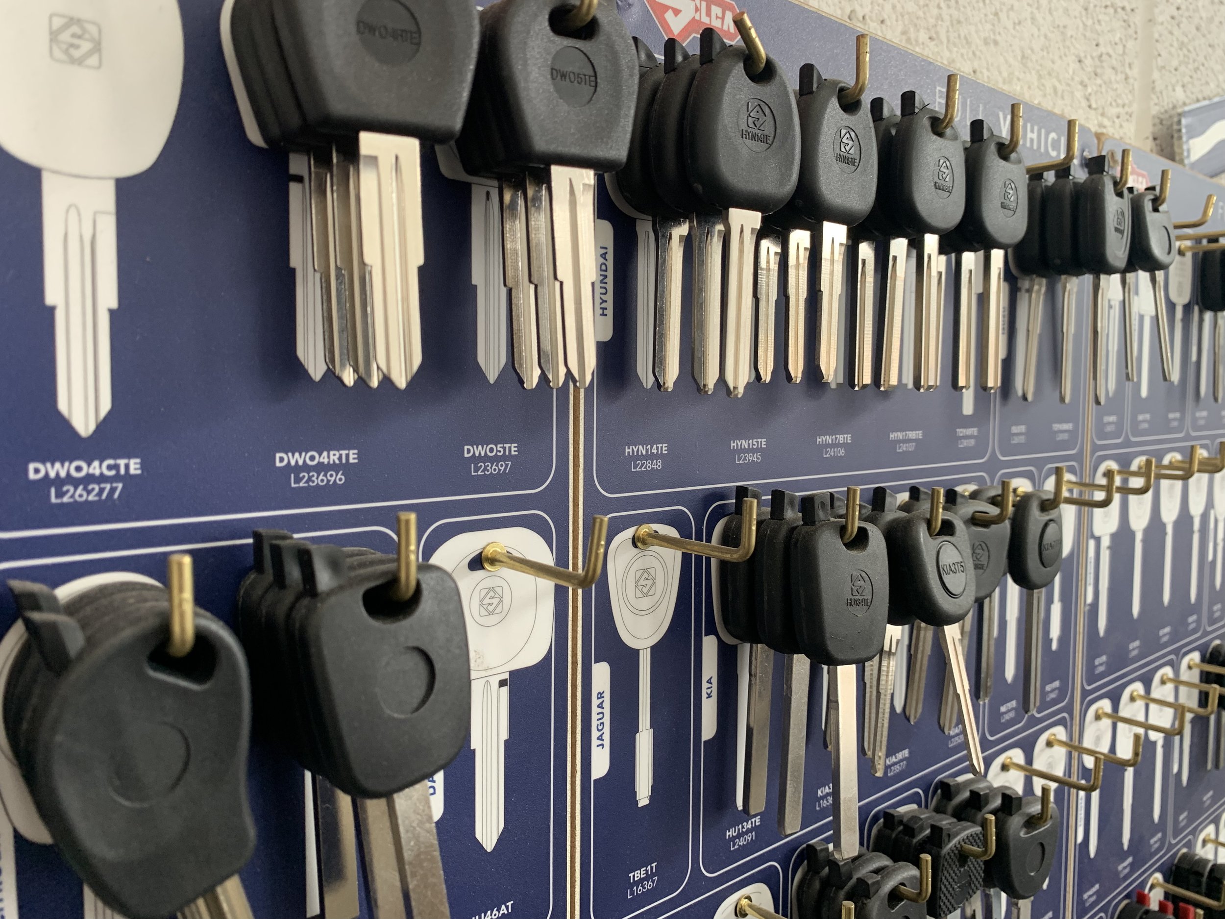 Tom Bowman Ltd Master Locksmith / Auto Locksmith / Van Deadlocks