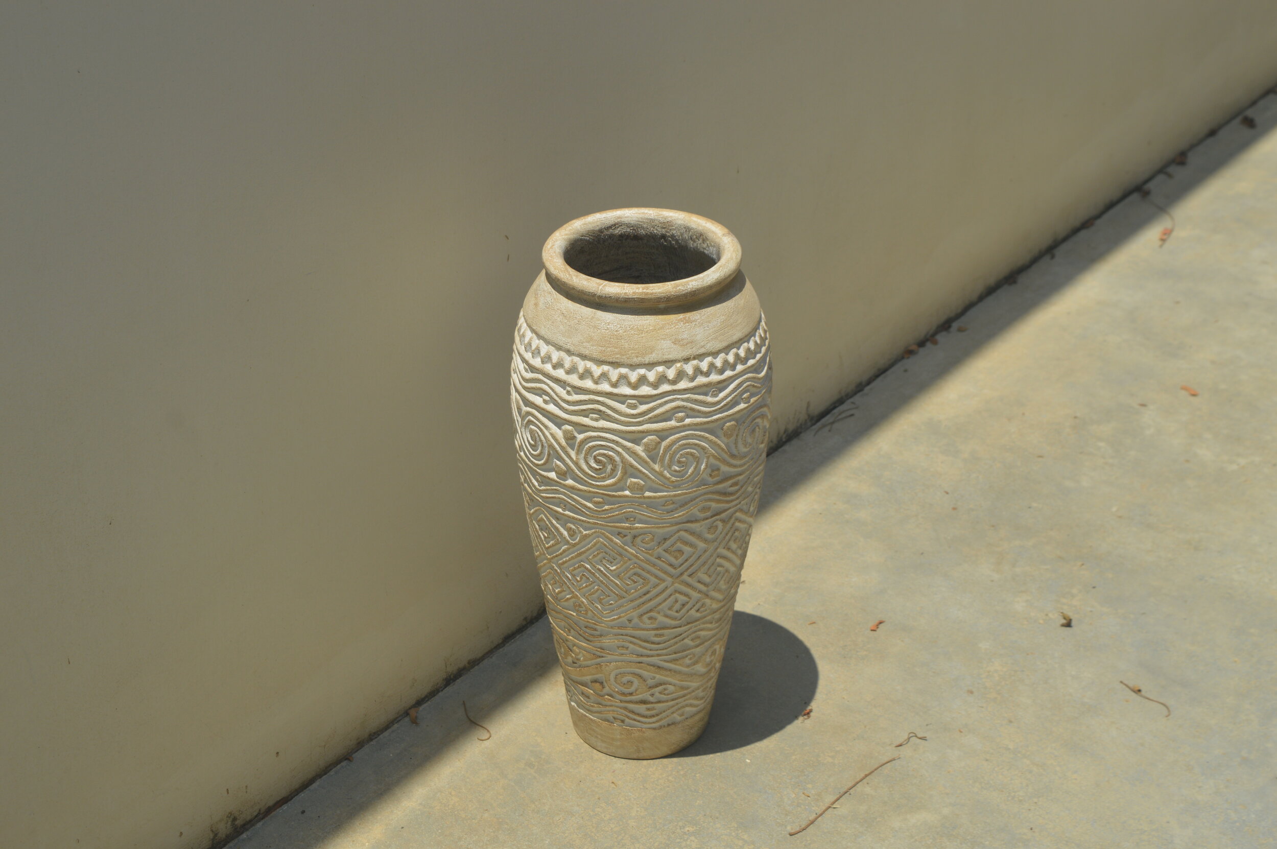 CARVED LONG VASE WHITE WASH 