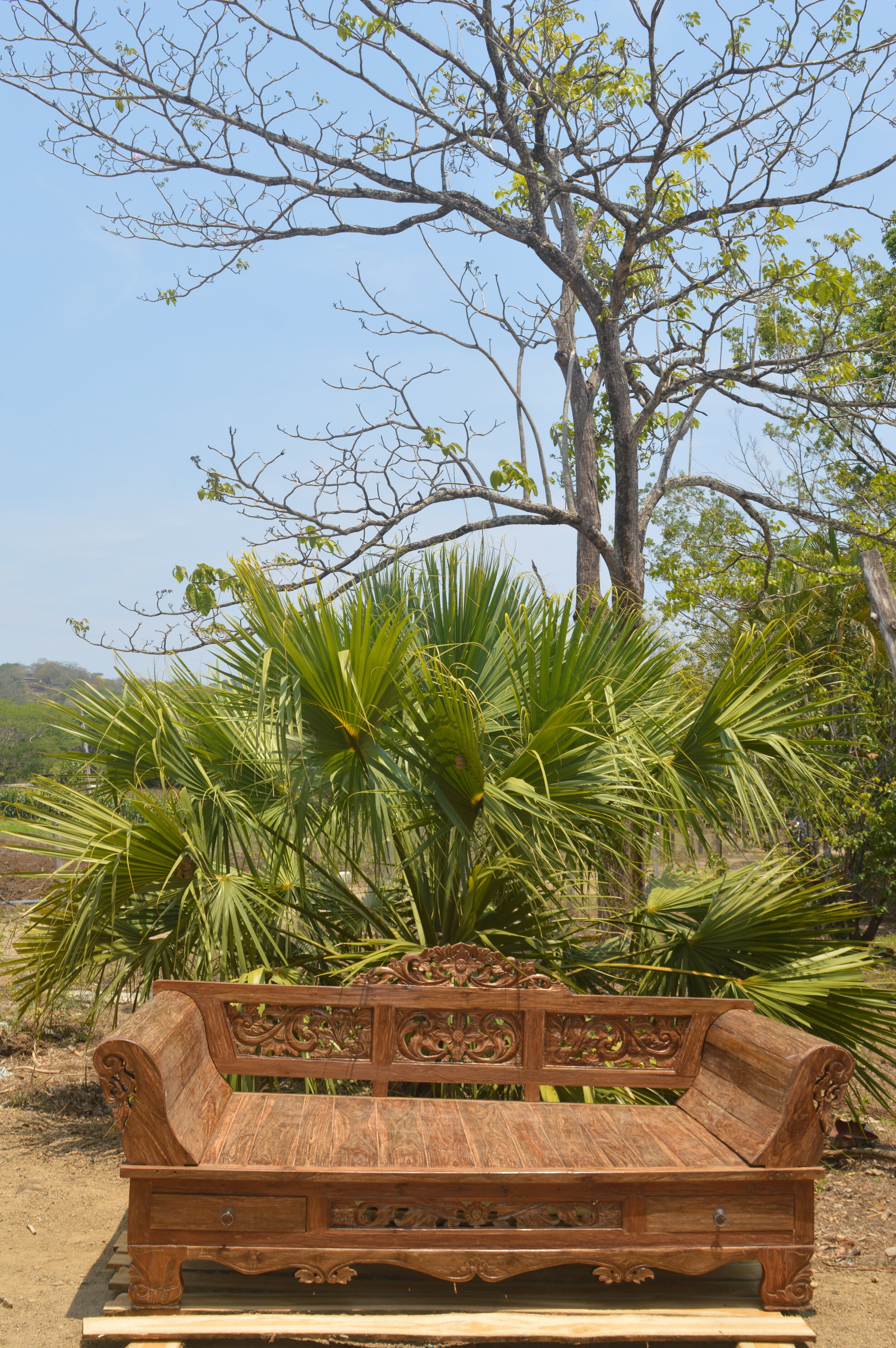 BALI BED WITH DRAWES BELOW
