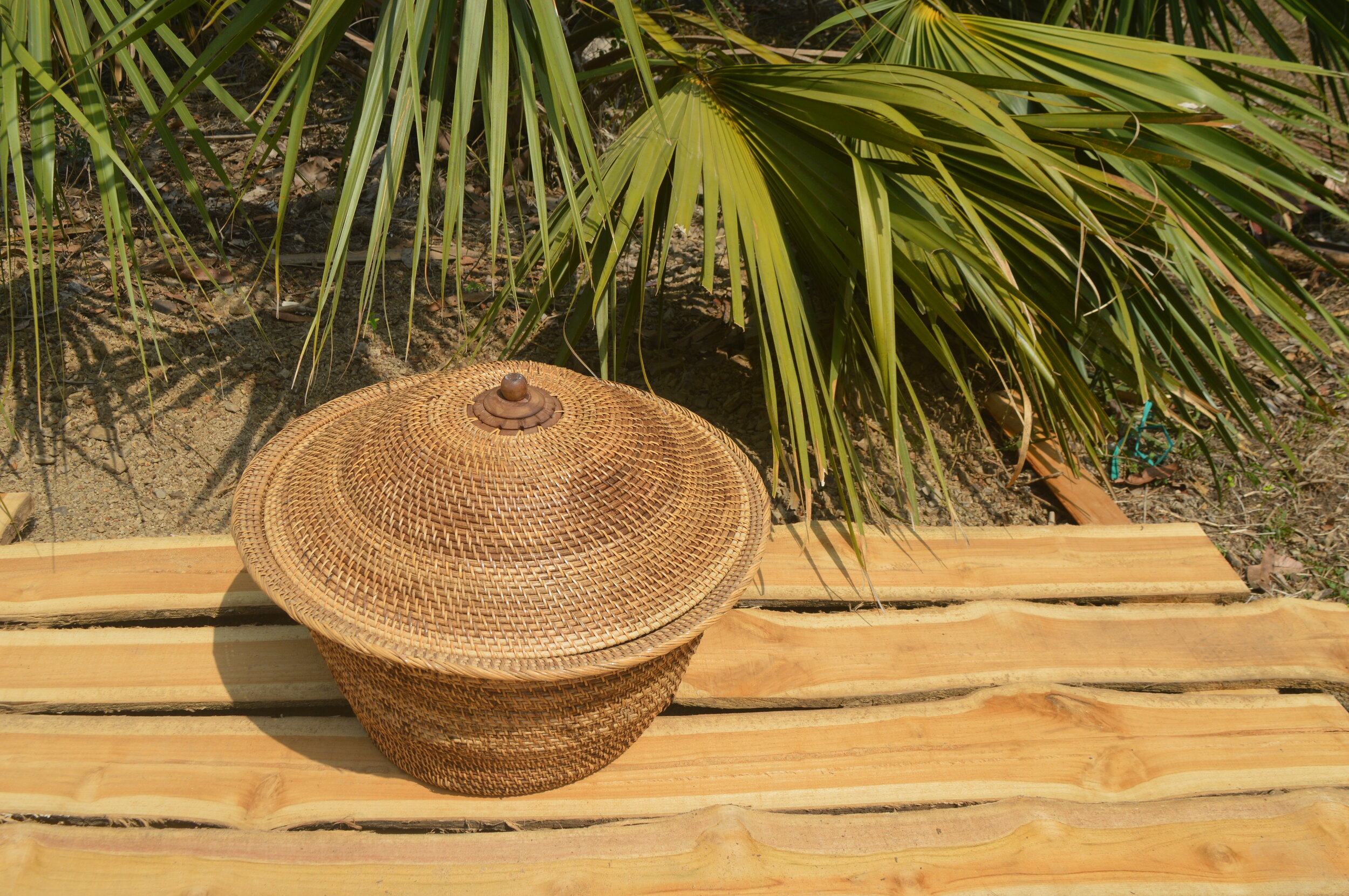 DECOR BASKET WIDE &amp; SHORT / DARK WASH