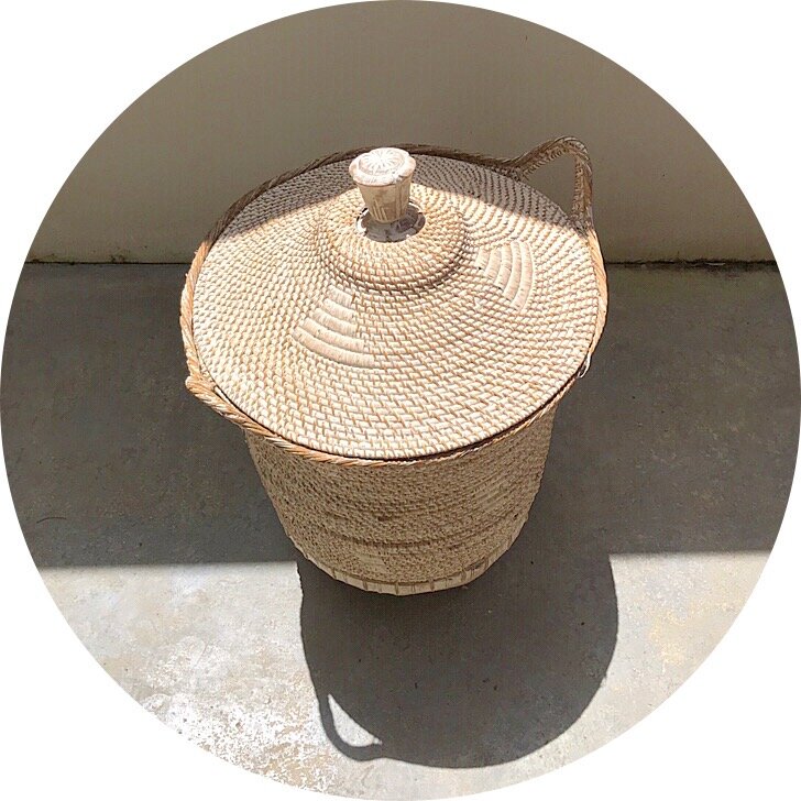 TALL WHITE WASH DECOR / STORAG BASKET 