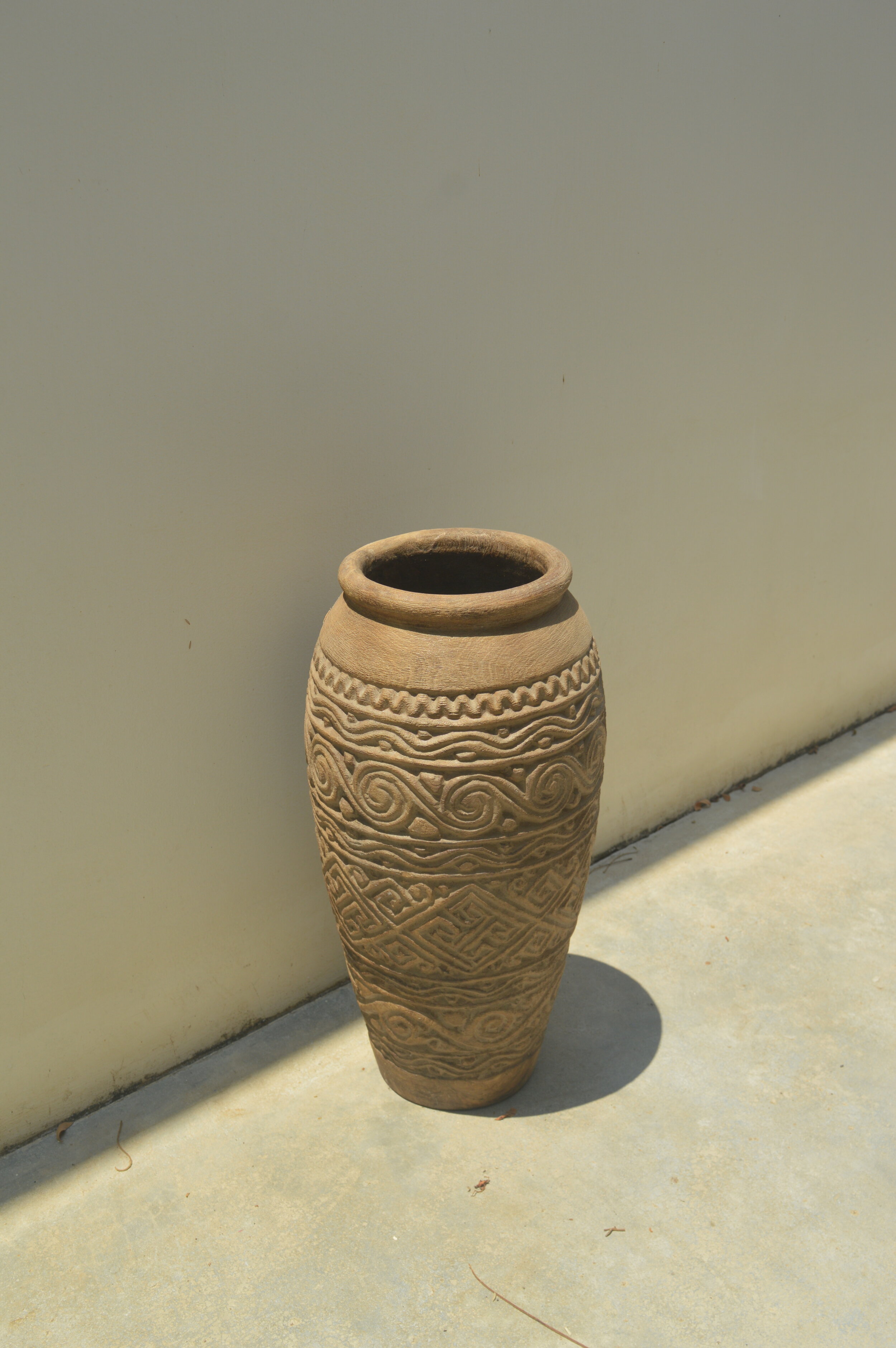 CARVED LONG VASE NATURAL WOOD 