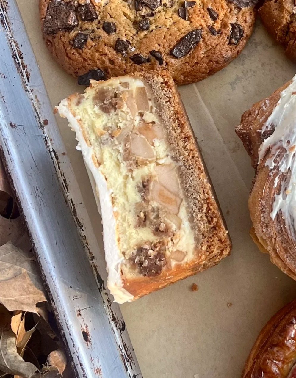 Apple Struesel Cheesecake Bar