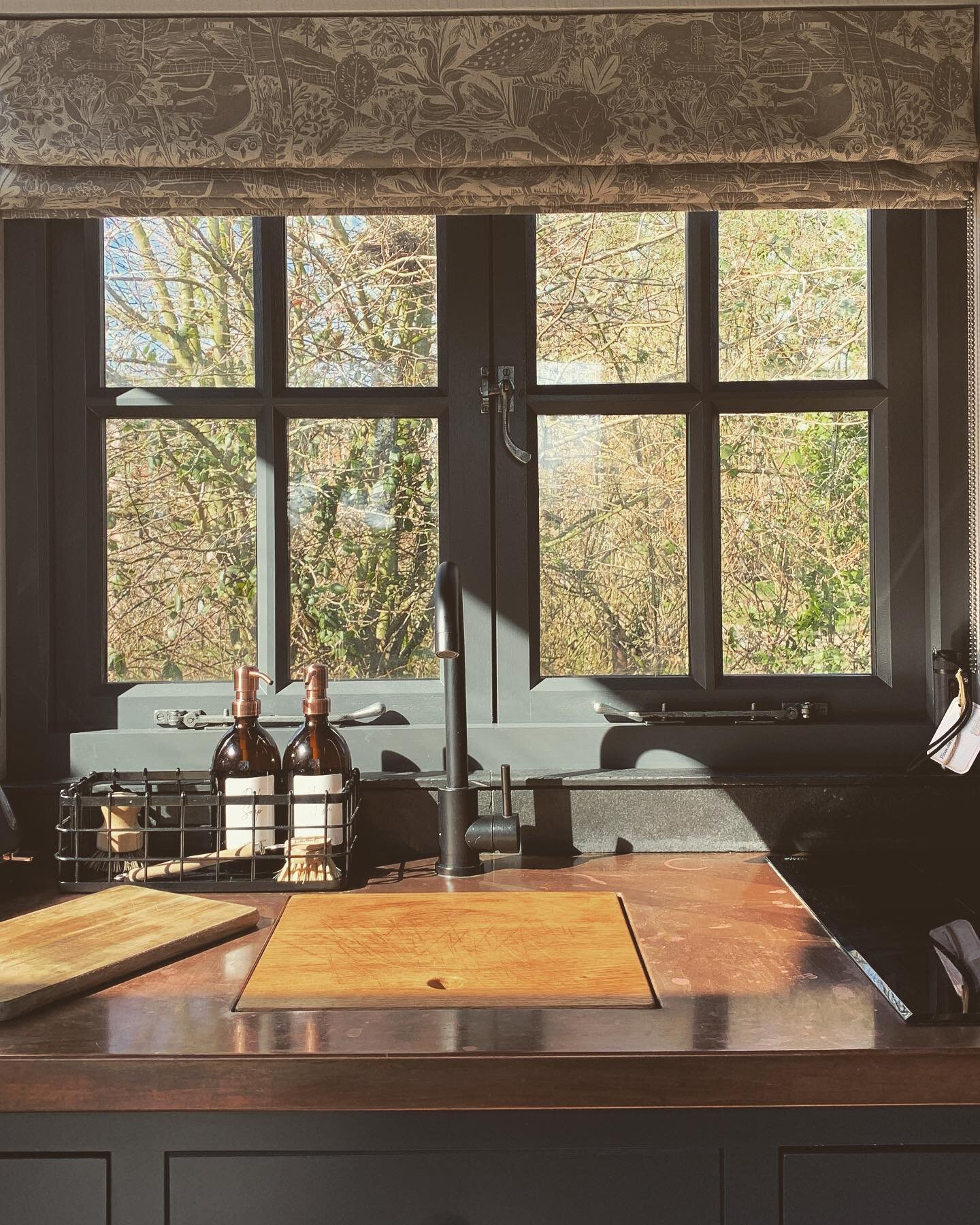 That little sun spot ☀️ 🥰

I love the feeling of the sun shining in through the shepherd hut windows, &amp; seeing the green leaves appearing on the trees, Spring is nearly here and we cannot wait! 

PS how much do you love our copper kitchen workto