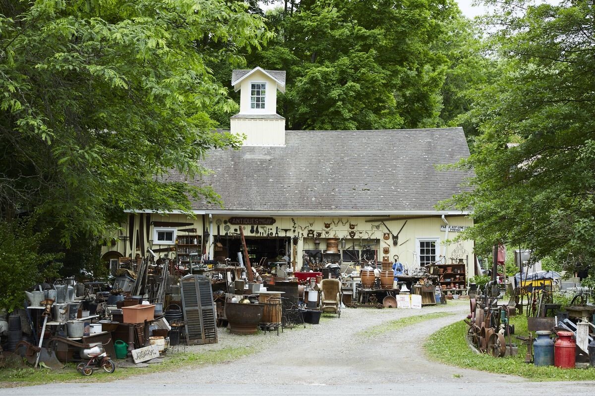 bottle shop antiques.jpg