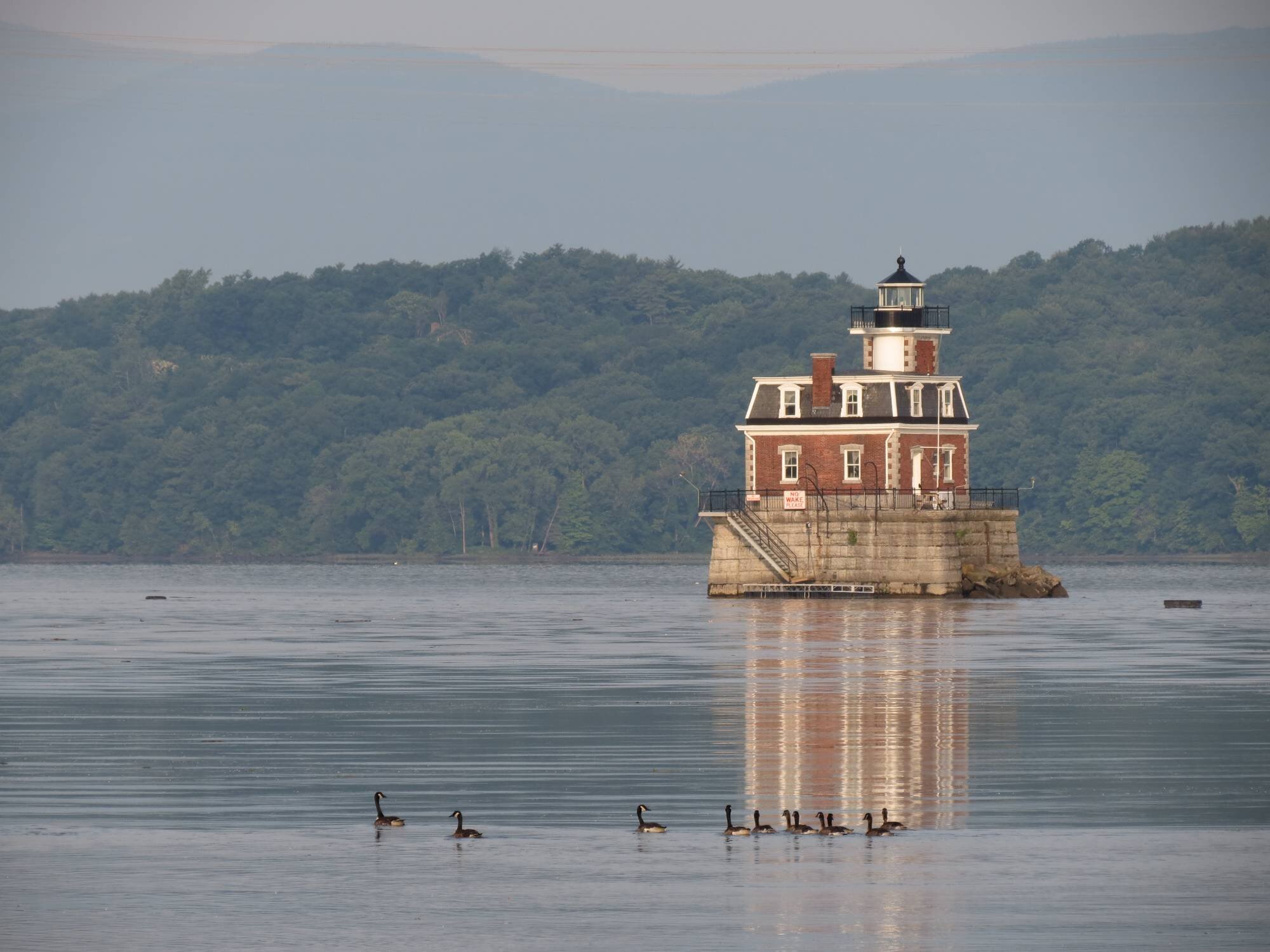 reflection-lighthouse-2000x1500.jpg