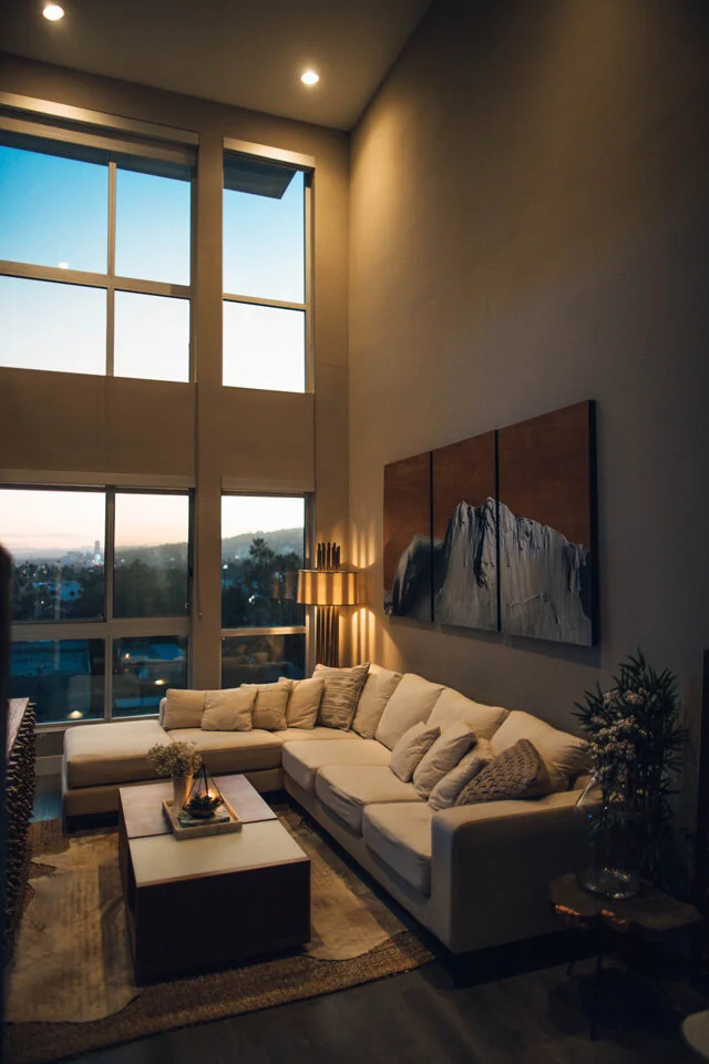 livingroomPhoto-by-Roberto-Nickson-on-Unsplash.jpg