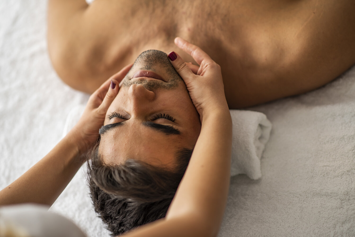 AdobeStock_322513402Man-massage.jpg