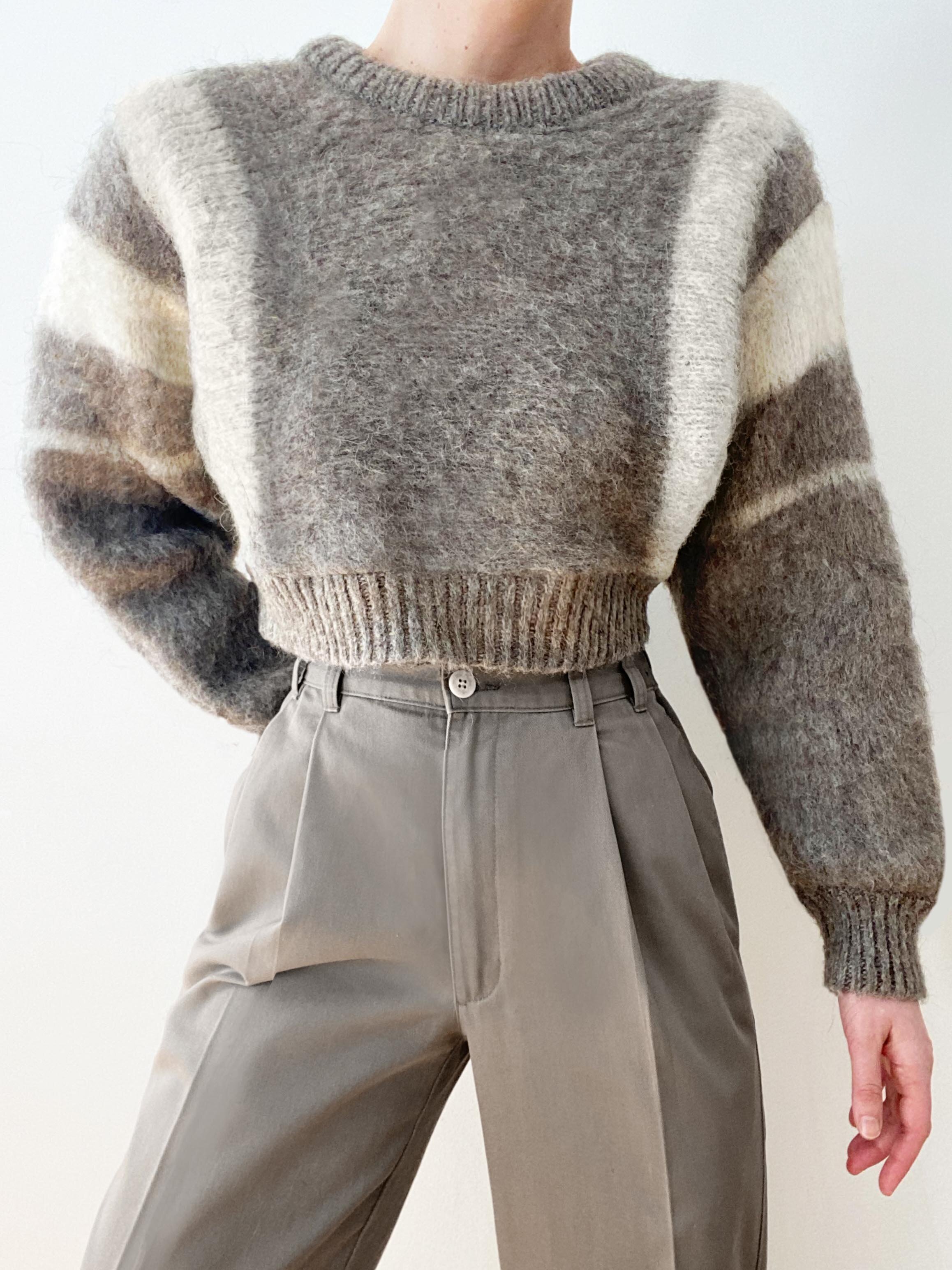 Stunning Pure Scandinavian Wool Neutral-Blocking Cropped Sweater