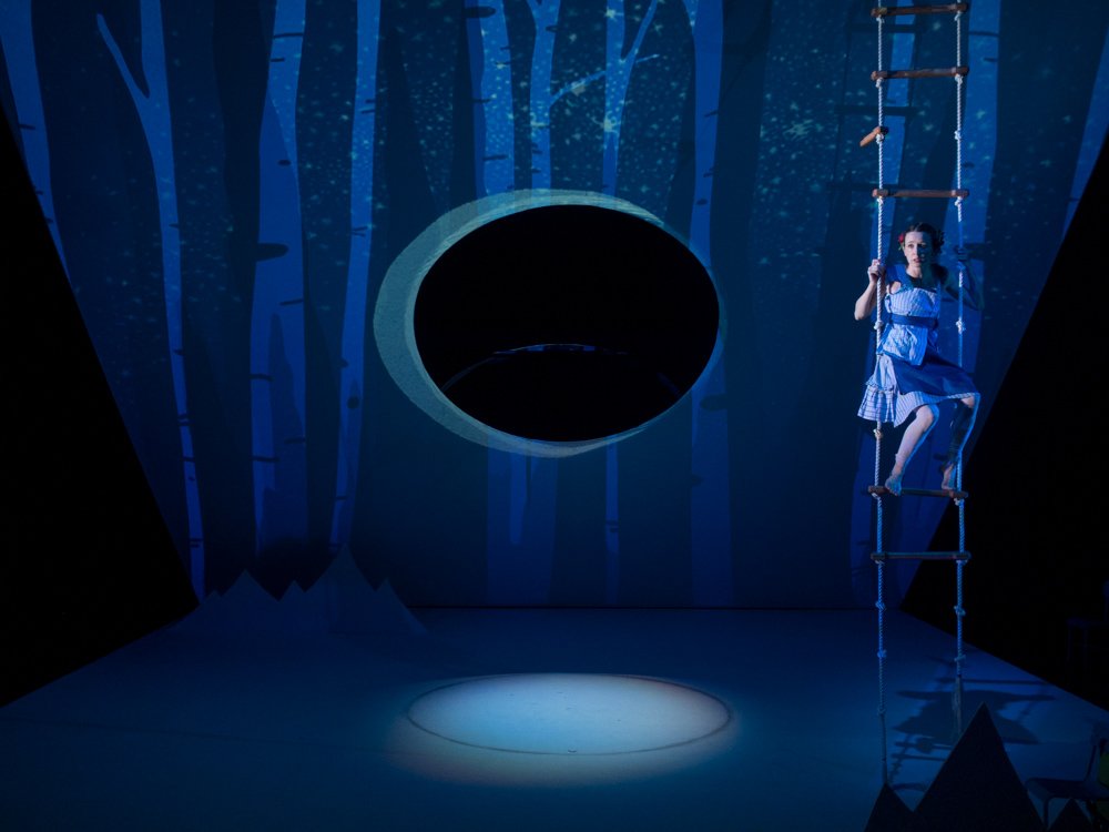 Kristen Sieh in Ripe Time's THE WORLD IS ROUND