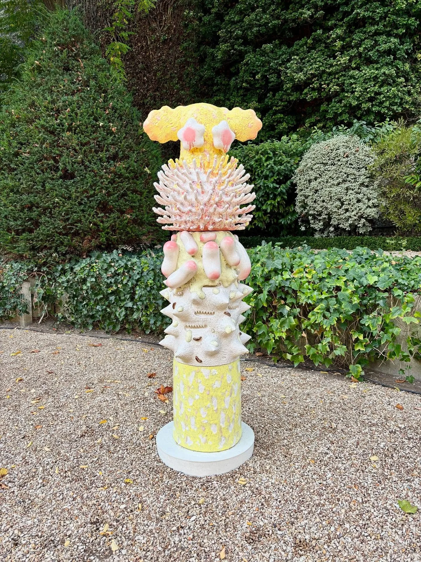 | CERAMIC ART FAIR PARIS |
Some views of my mega creatures installed for @ceramicartfair in the gardens of @maisondelameriquelatineparis ✨
Thanks so much to @lefebvreetfils for presenting my work in this gorgeous place and pushing me to go higher, fa