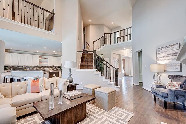 Beautifully staged spaces🚀 Don&rsquo;t wait to schedule with us to receive 50% off the first time you use any of our services. #MagentaClick -

#houston #houstonstrong #har #realestate #realty #broker #forsale #newhome #househunting #property #prope