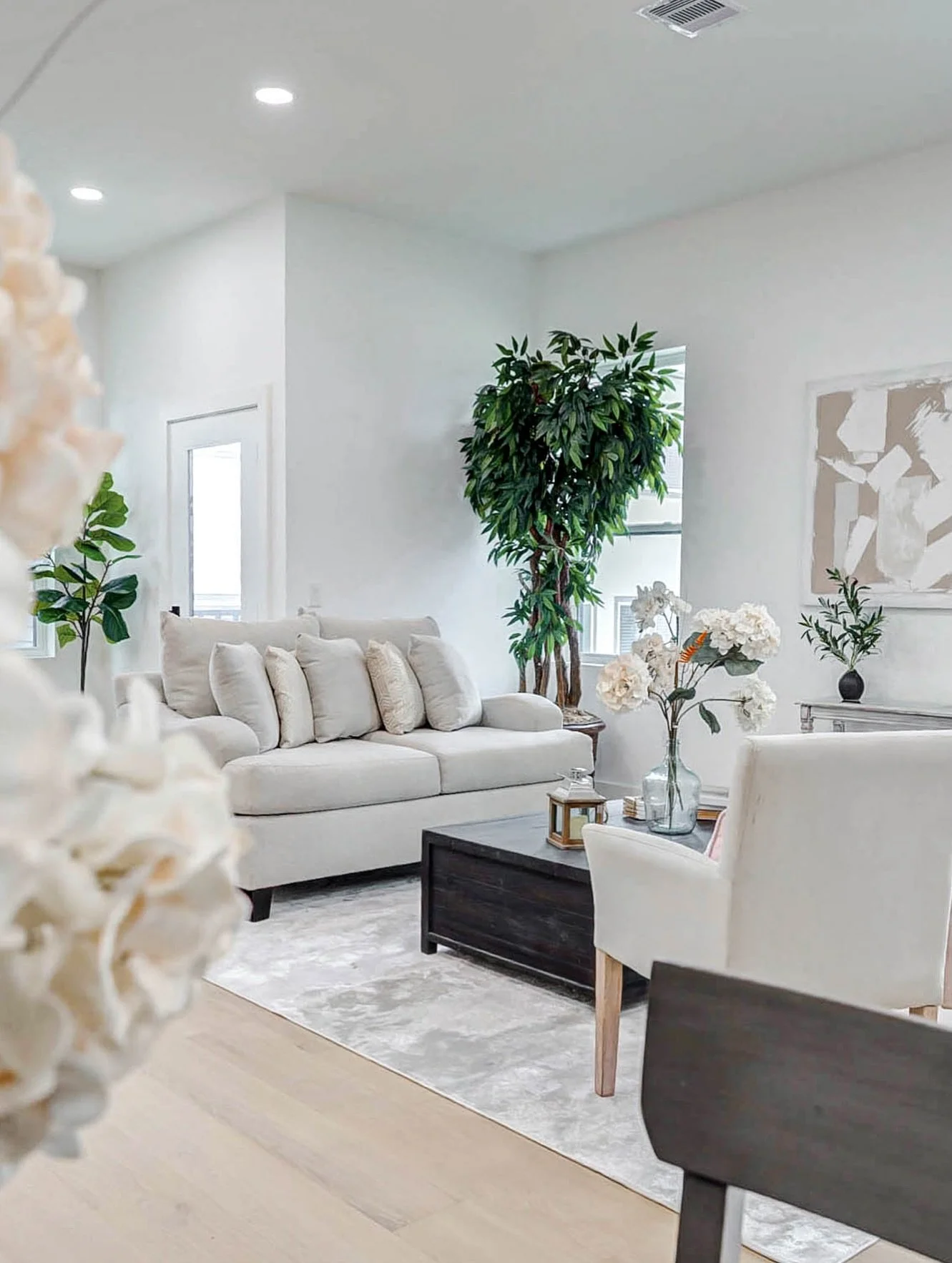 Angles that sell the lifestyle, not just the space. This is MagentaClick. #magentaclick #realestateforsale #houstontx