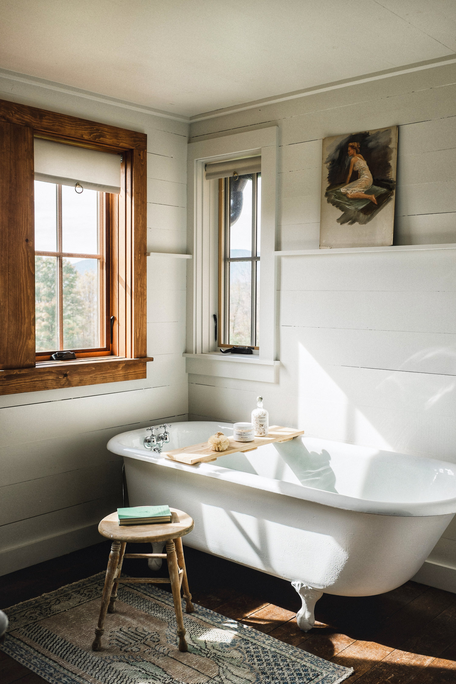 master+bedroom+bath+tub.jpg