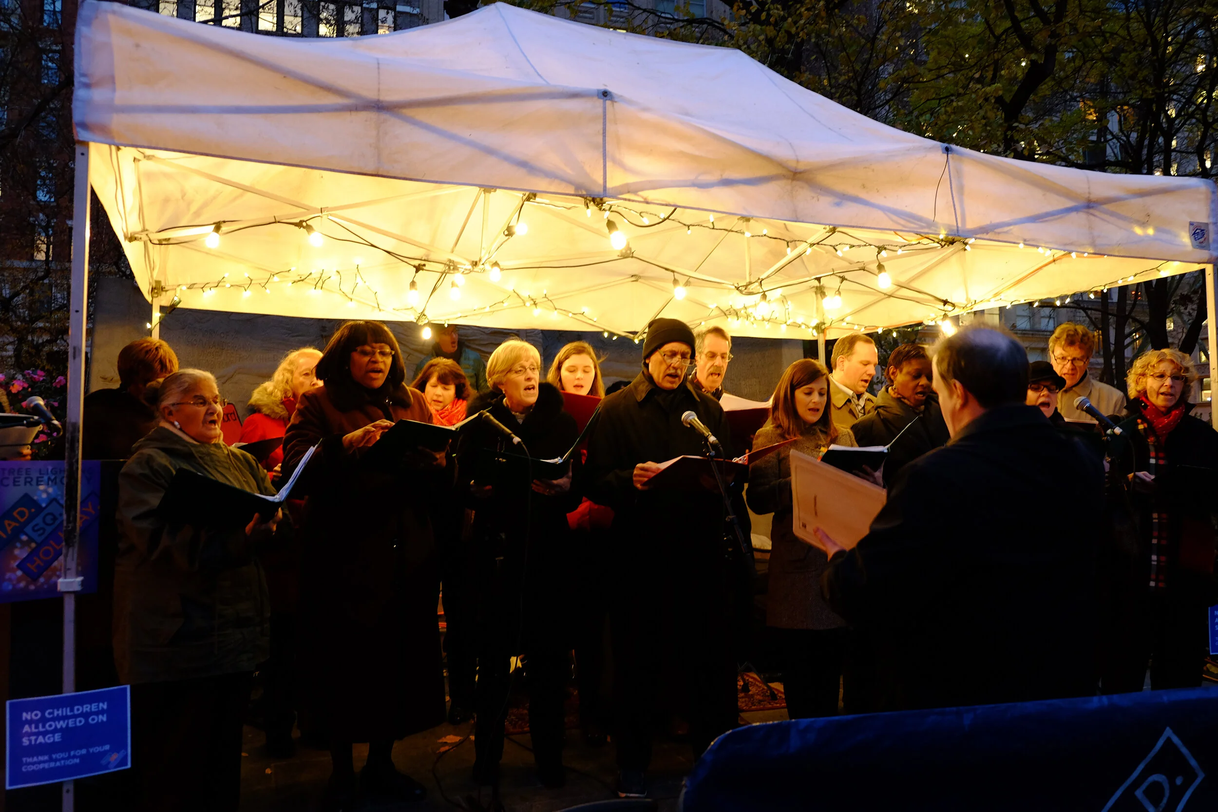 NY LIfe Singers 4.JPG