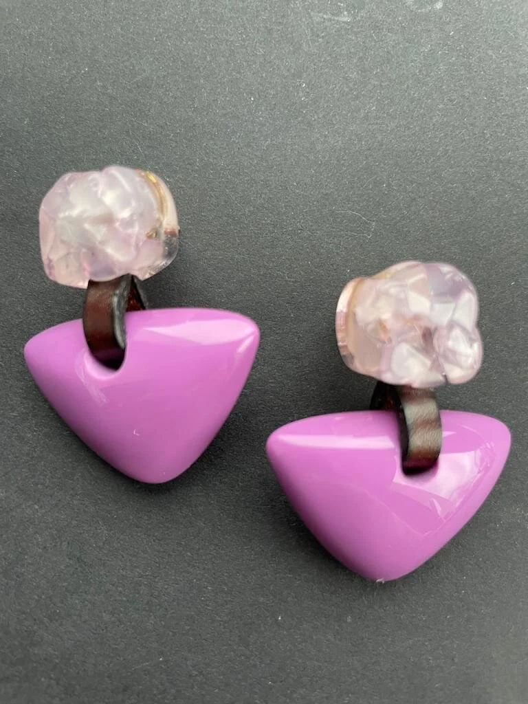 5AD09421-9F03-4ABD-A1A6-CAB3E71B2F08