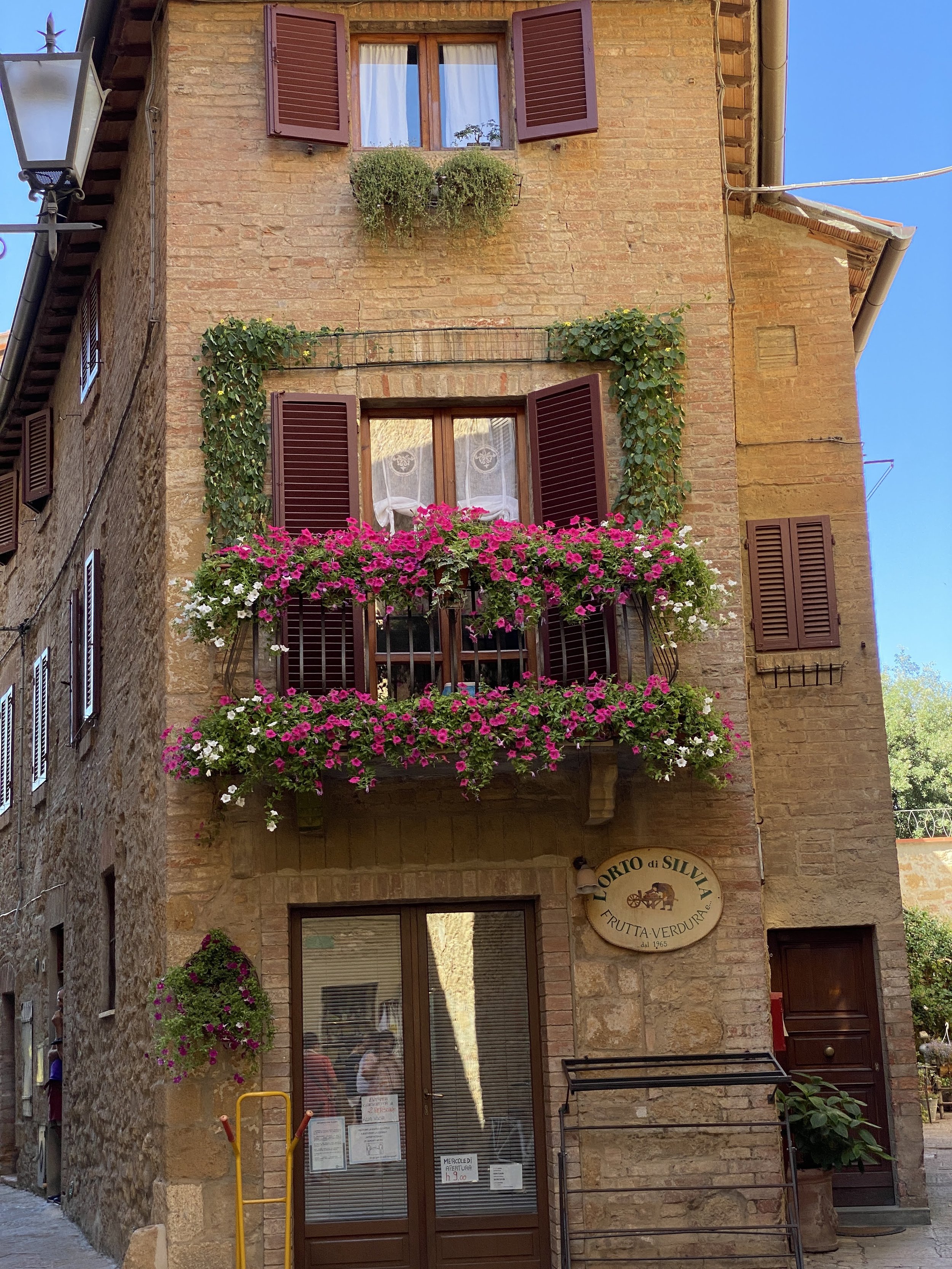 sightseeing in Tuscany
