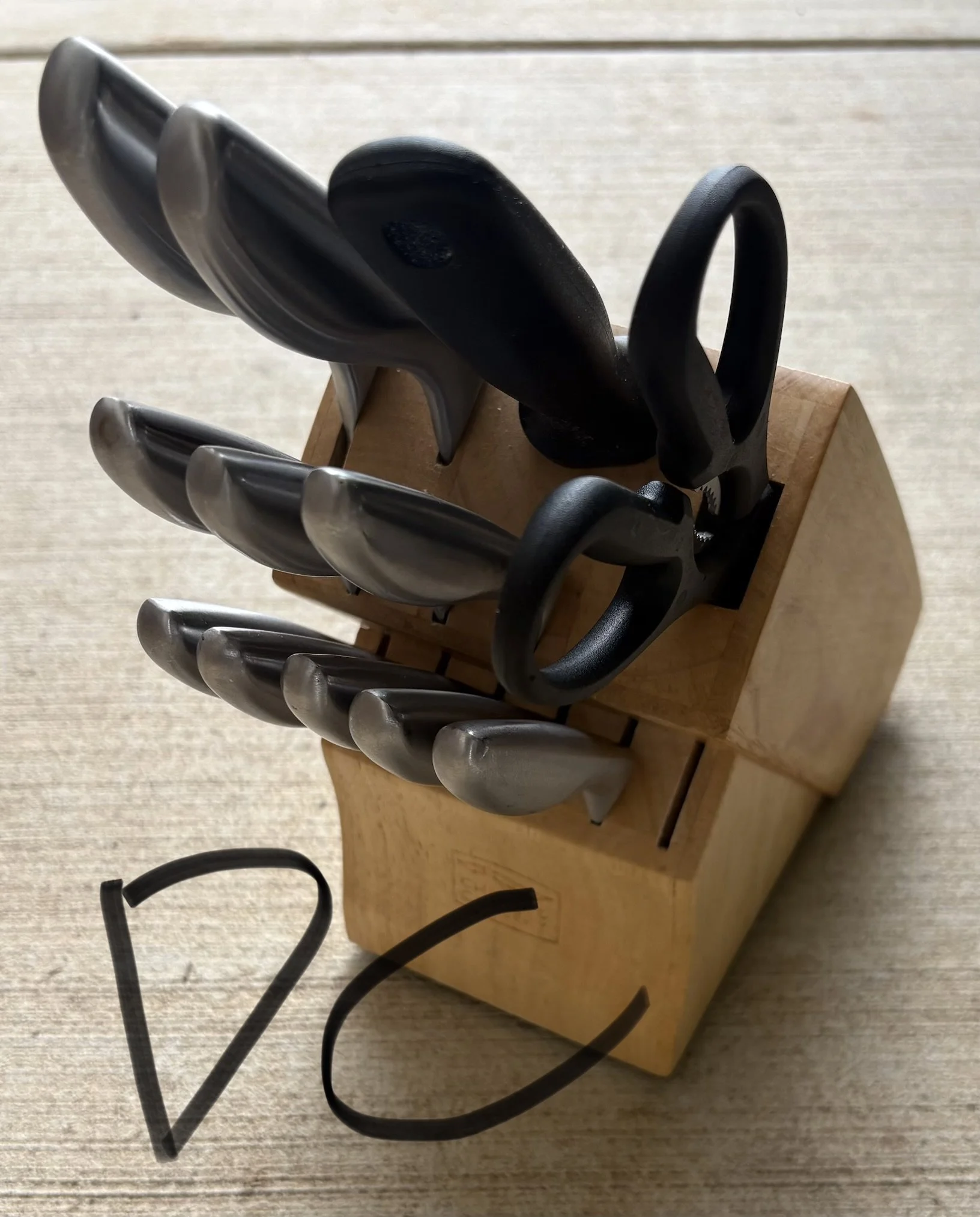 Lot DC knives and knife block