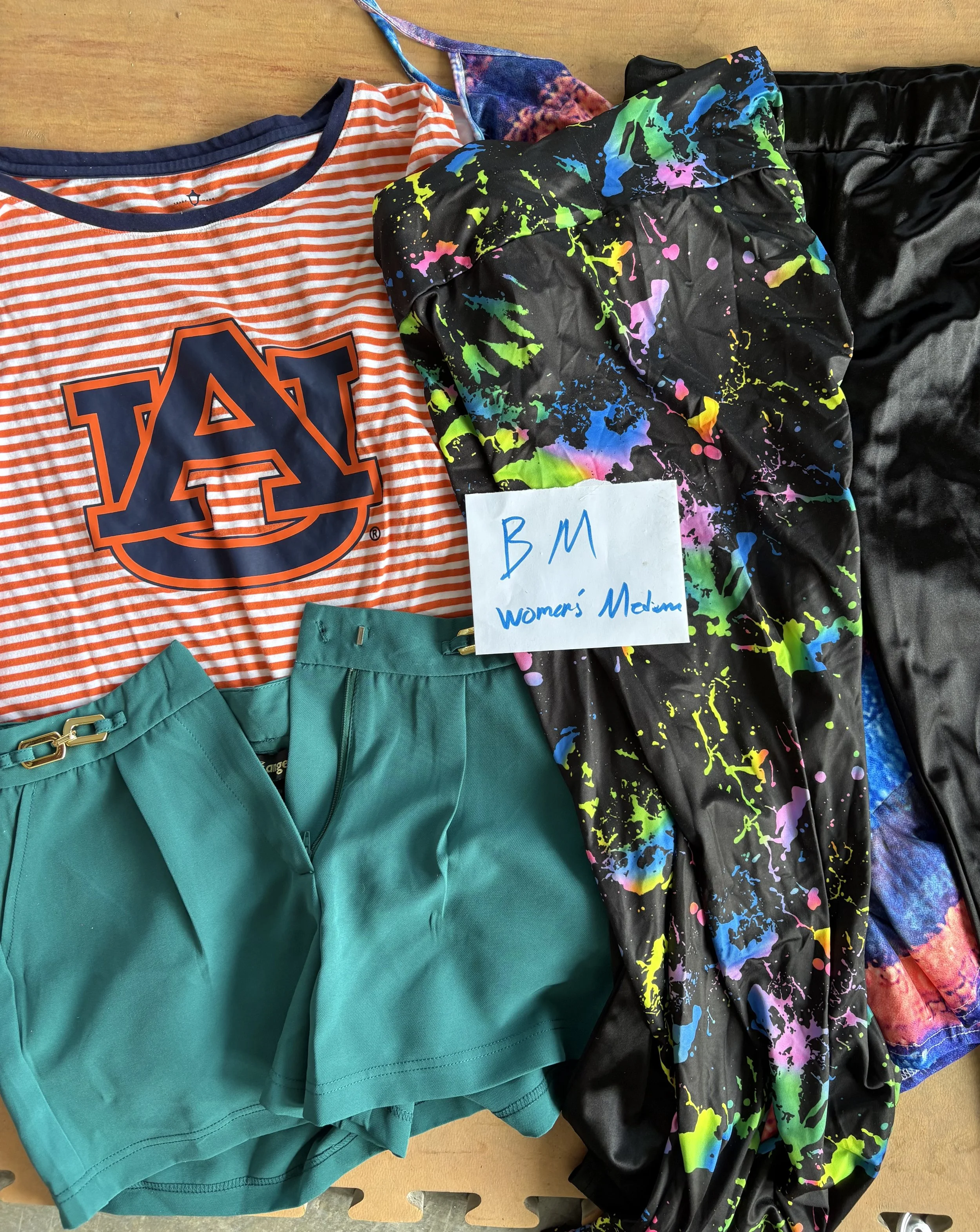 Lot BM women’s medium