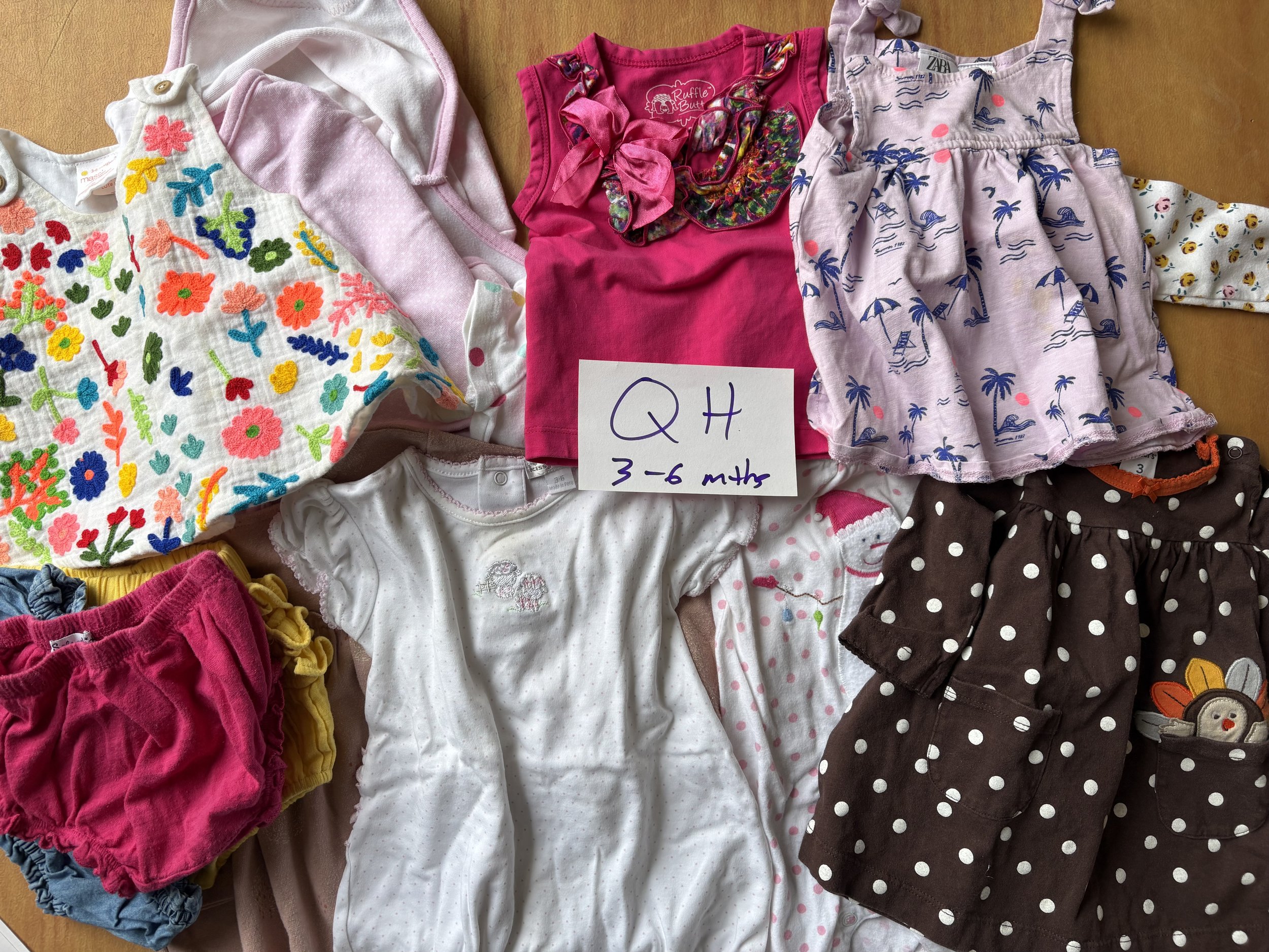 Lot QH 3-6 mth girl clothes