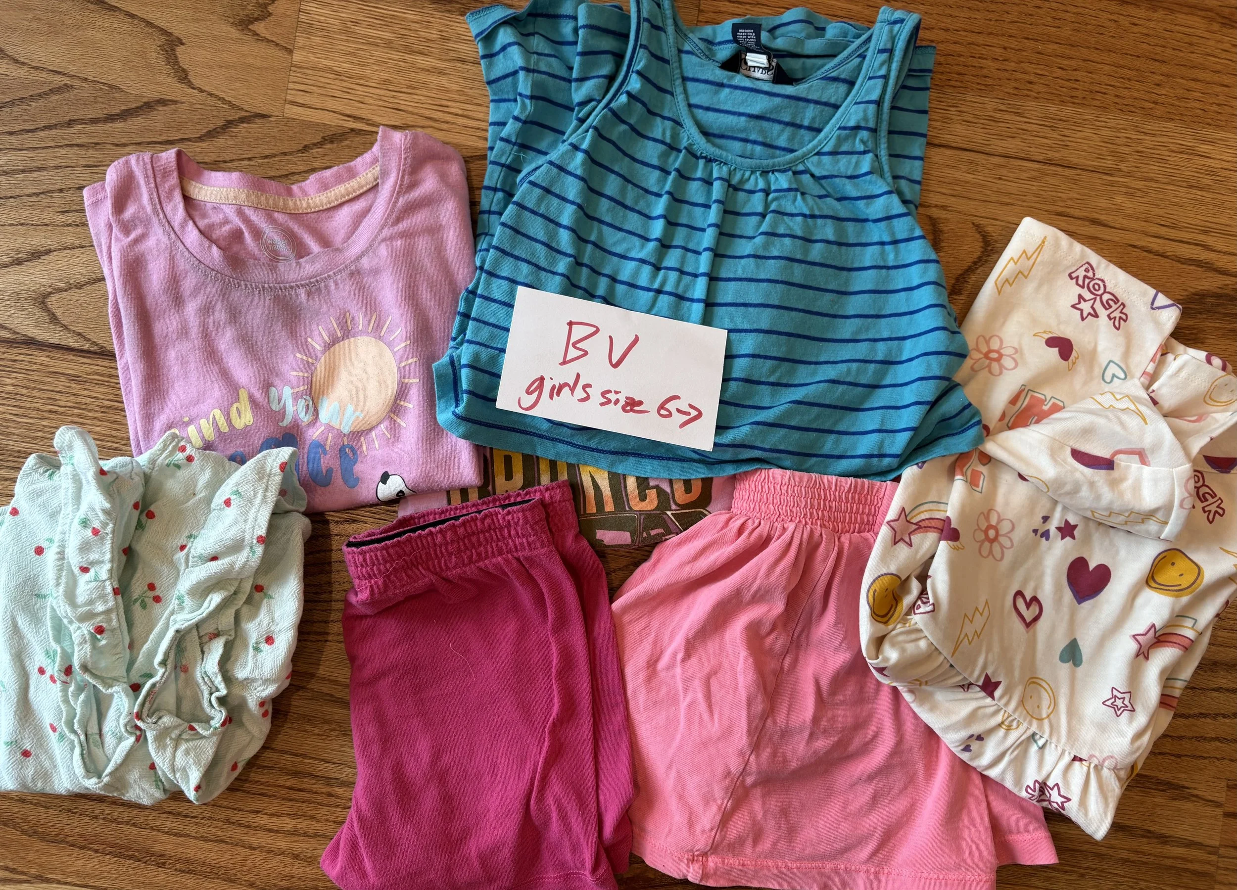 Lot BV girls size 6-7