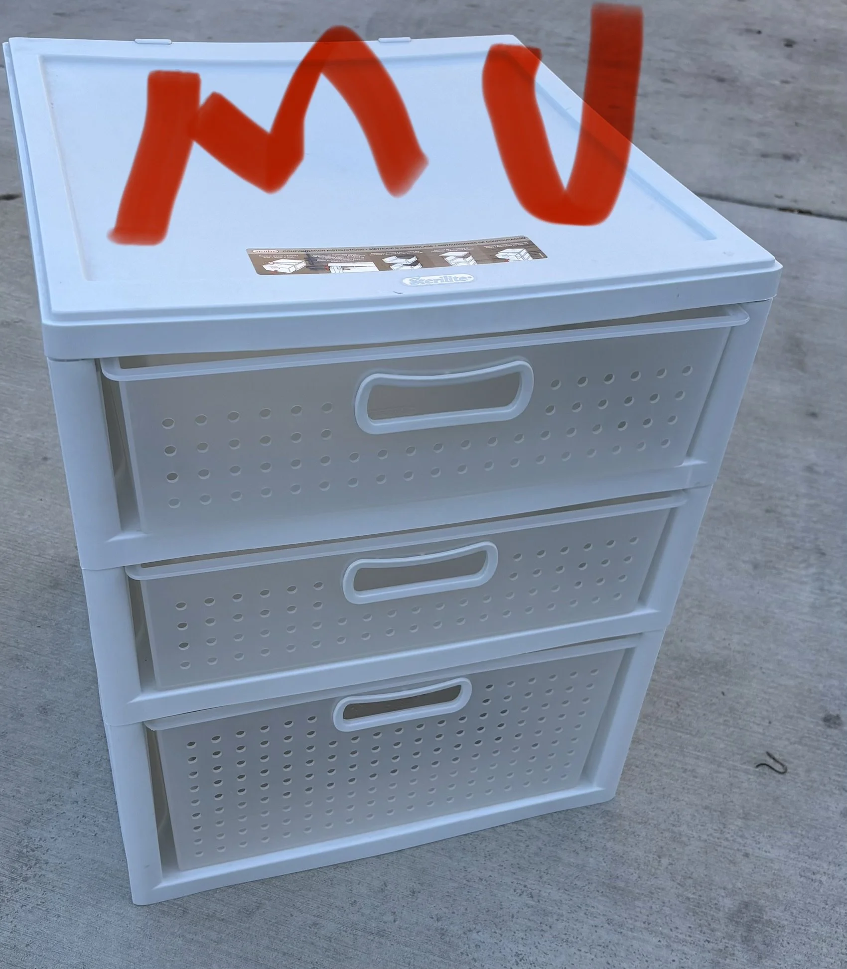 Lot MU plastic storage