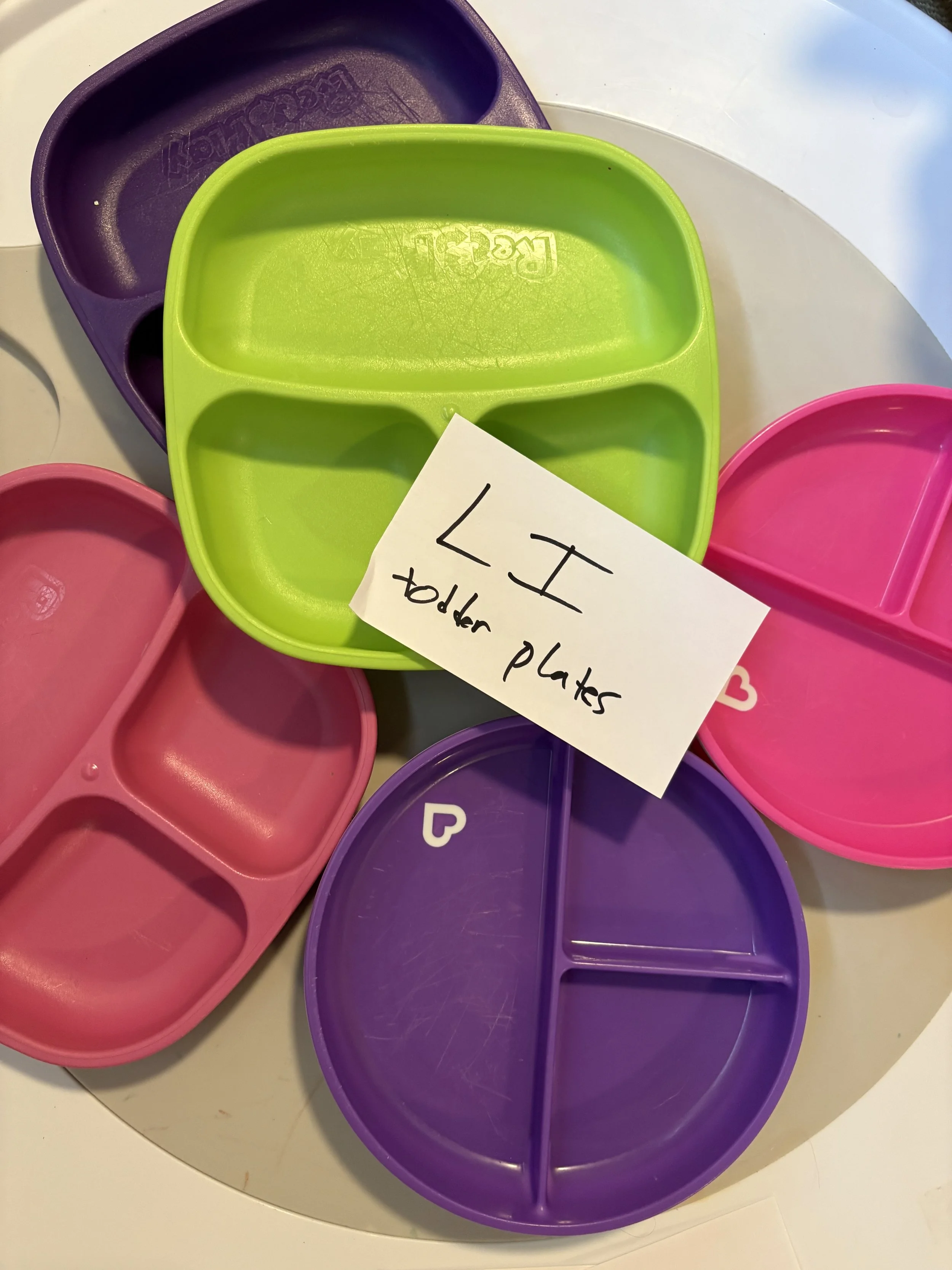 Lot LI Toddler plates