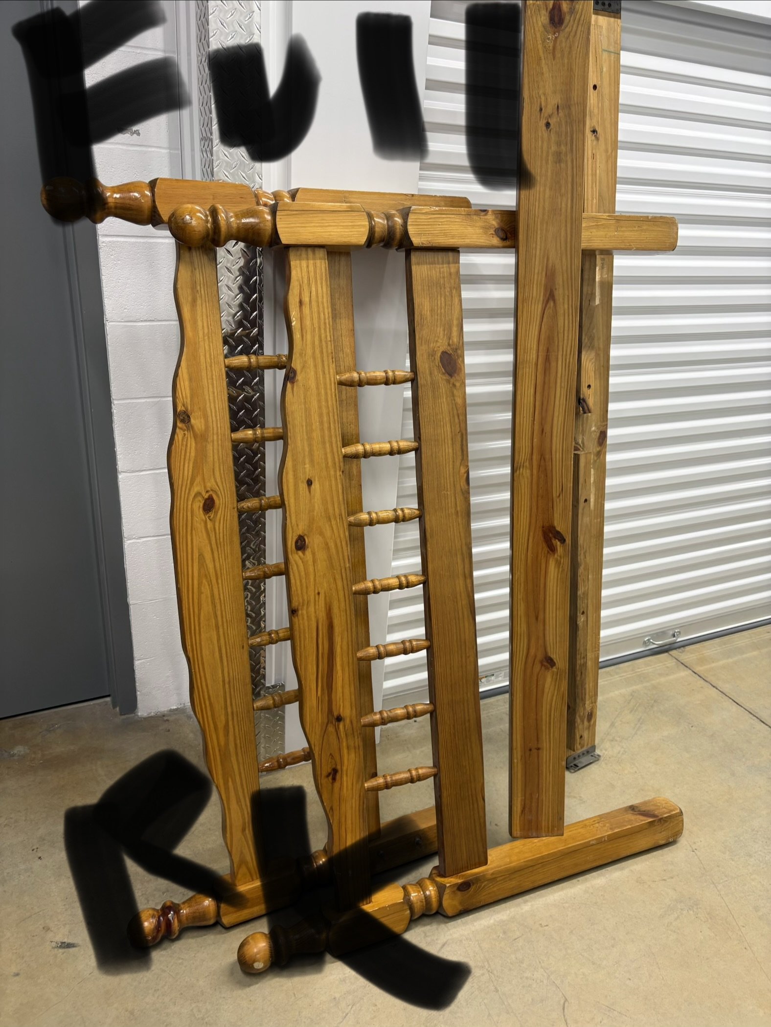 Lot RL Full bed frame wood