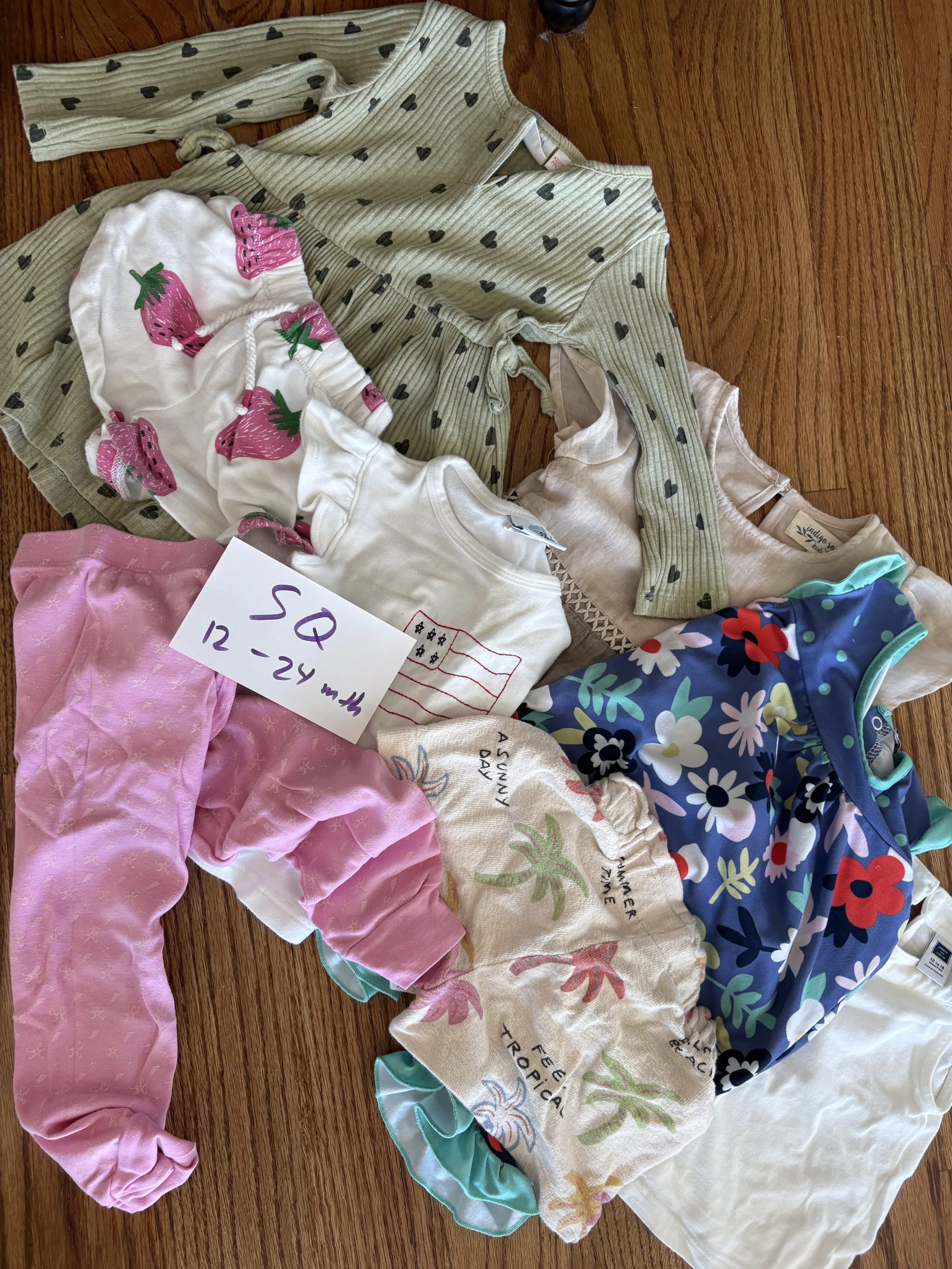Lot SQ girls 12-24 month