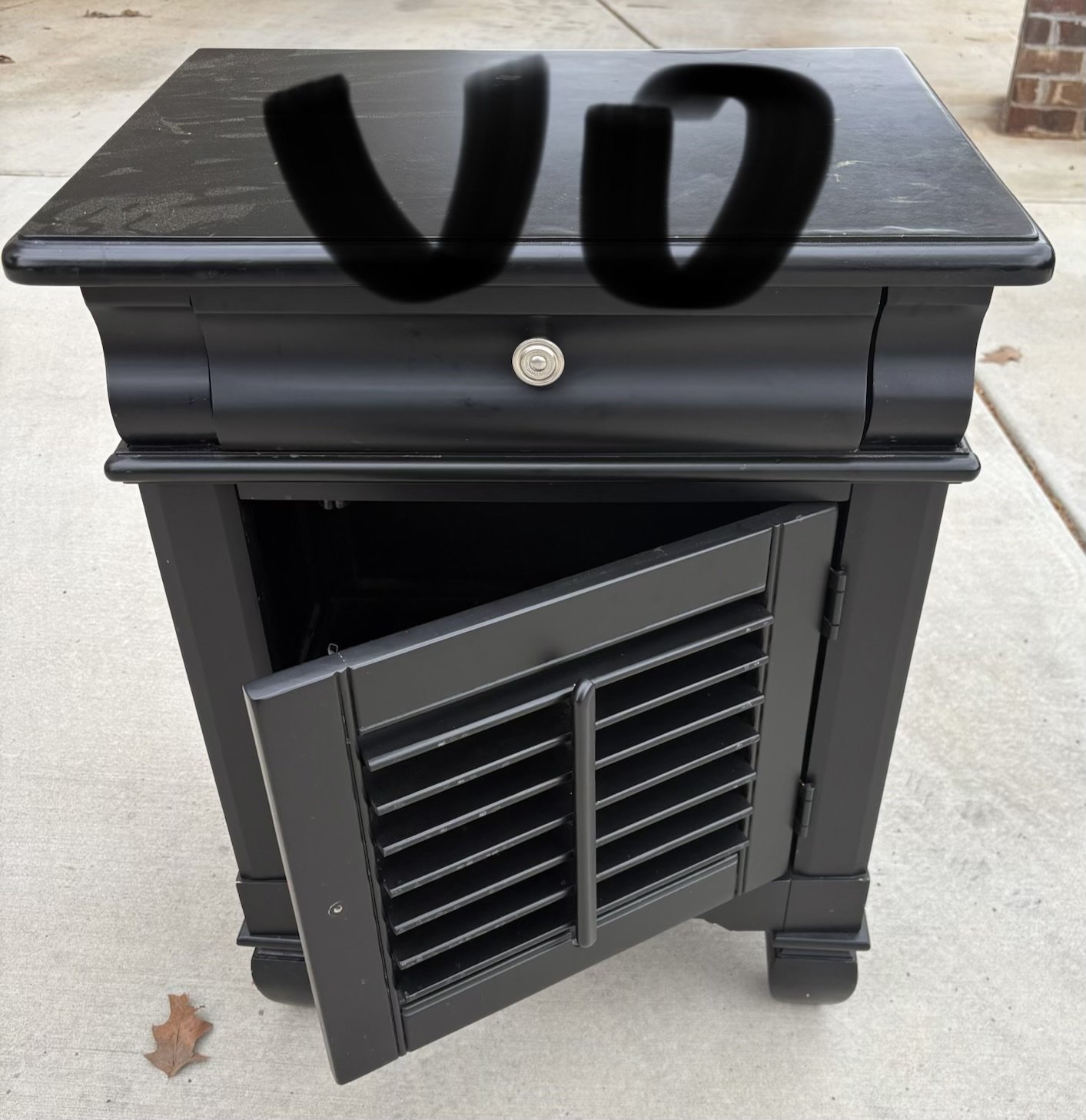 Lot UO bed side table