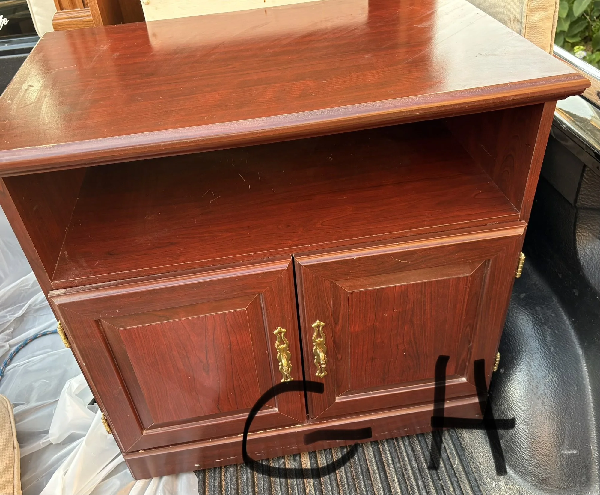 Lot GH tv stand