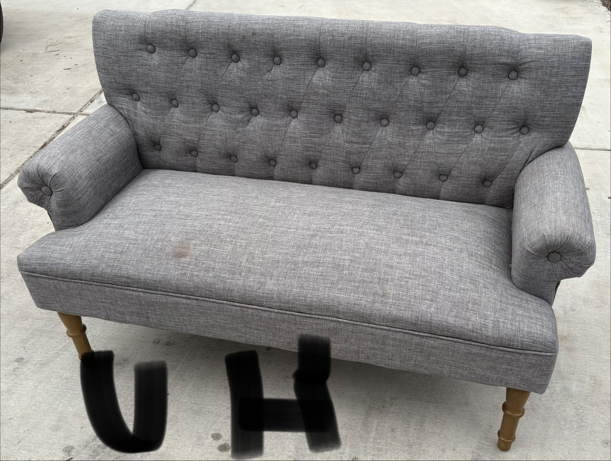 Lot UH small couch