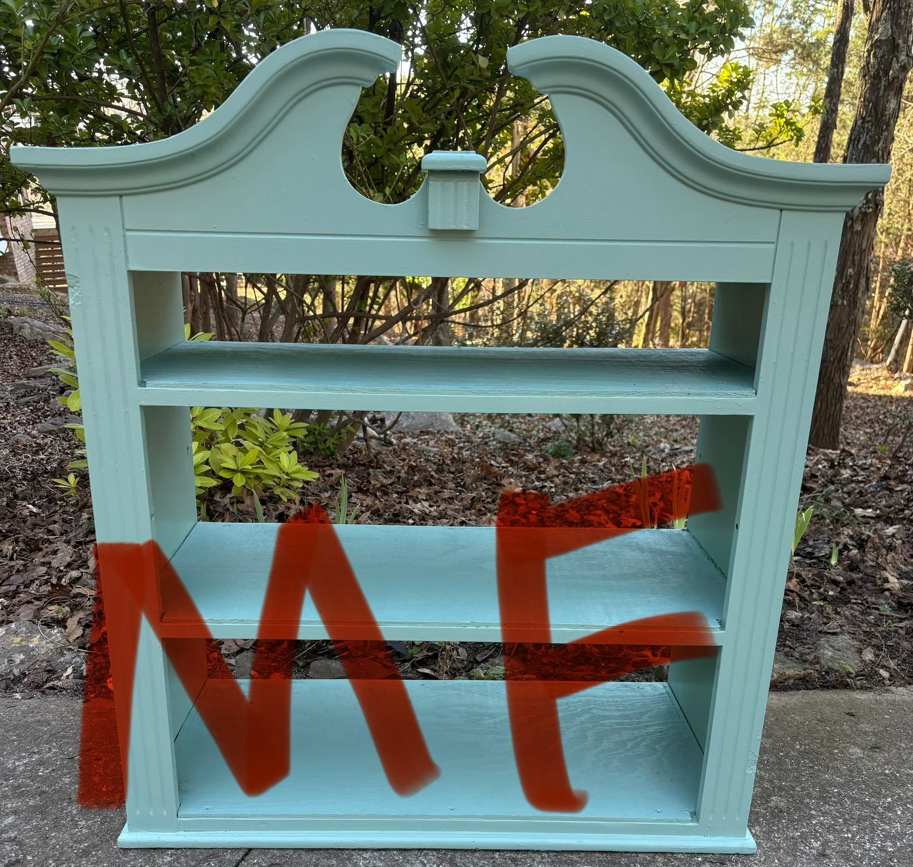 Lot MF - teal shelves