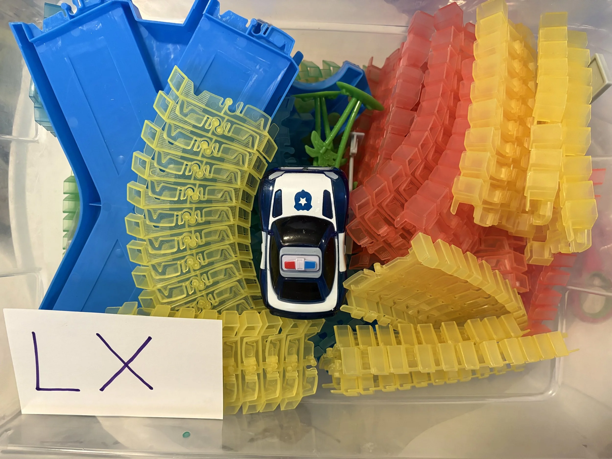 Lot LX - car and tracks