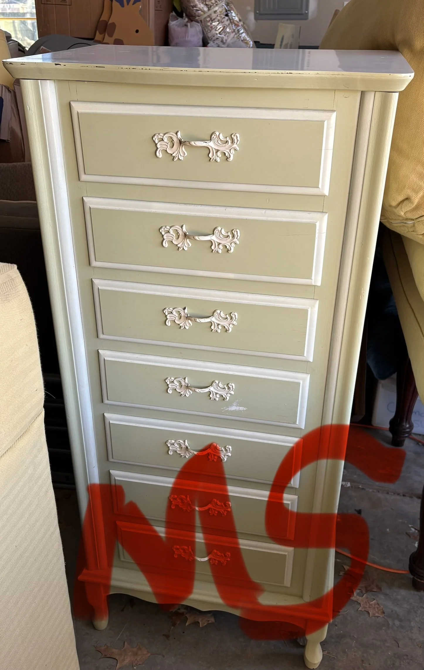 Lot MS - tall dresser