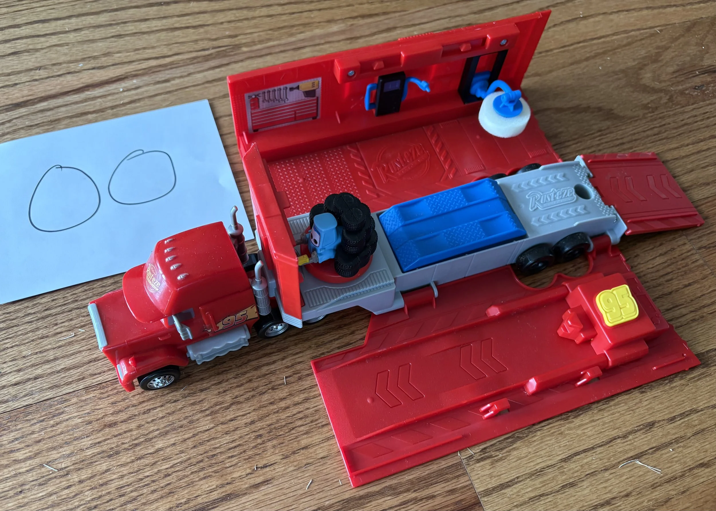 Lot OO Cars movie truck - car wash