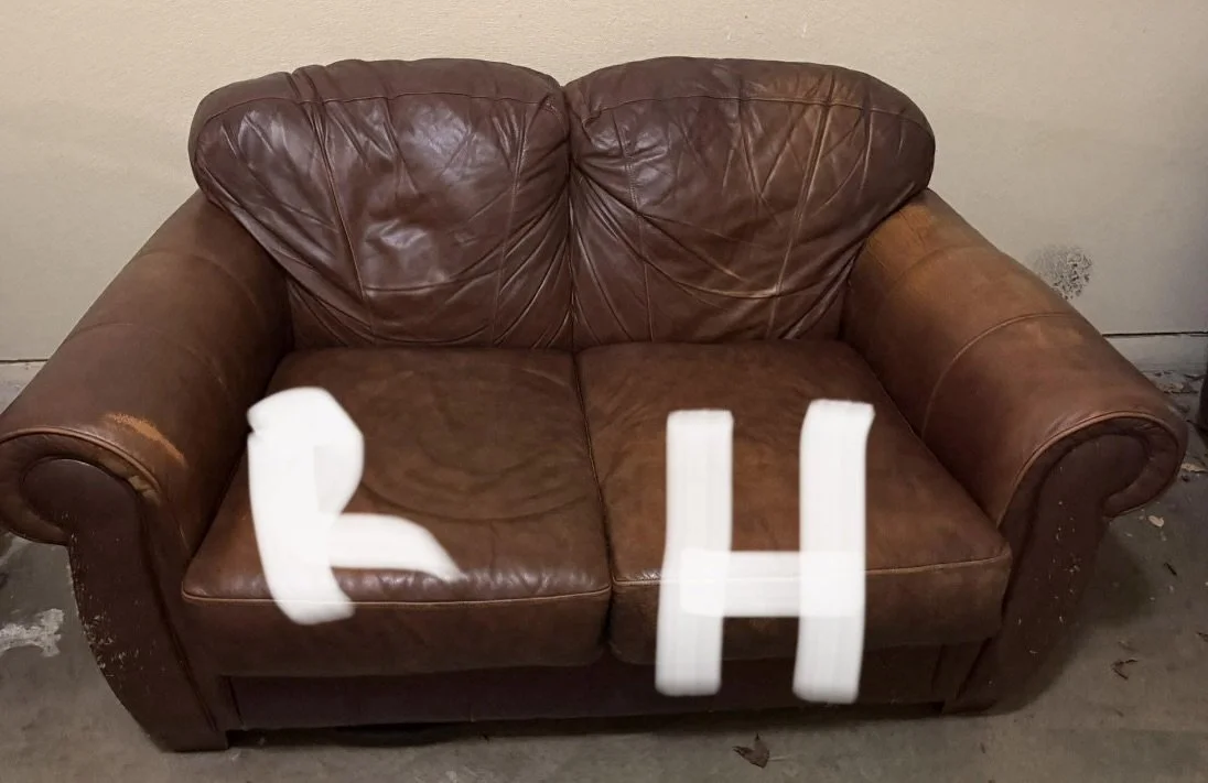 Lot RH couch