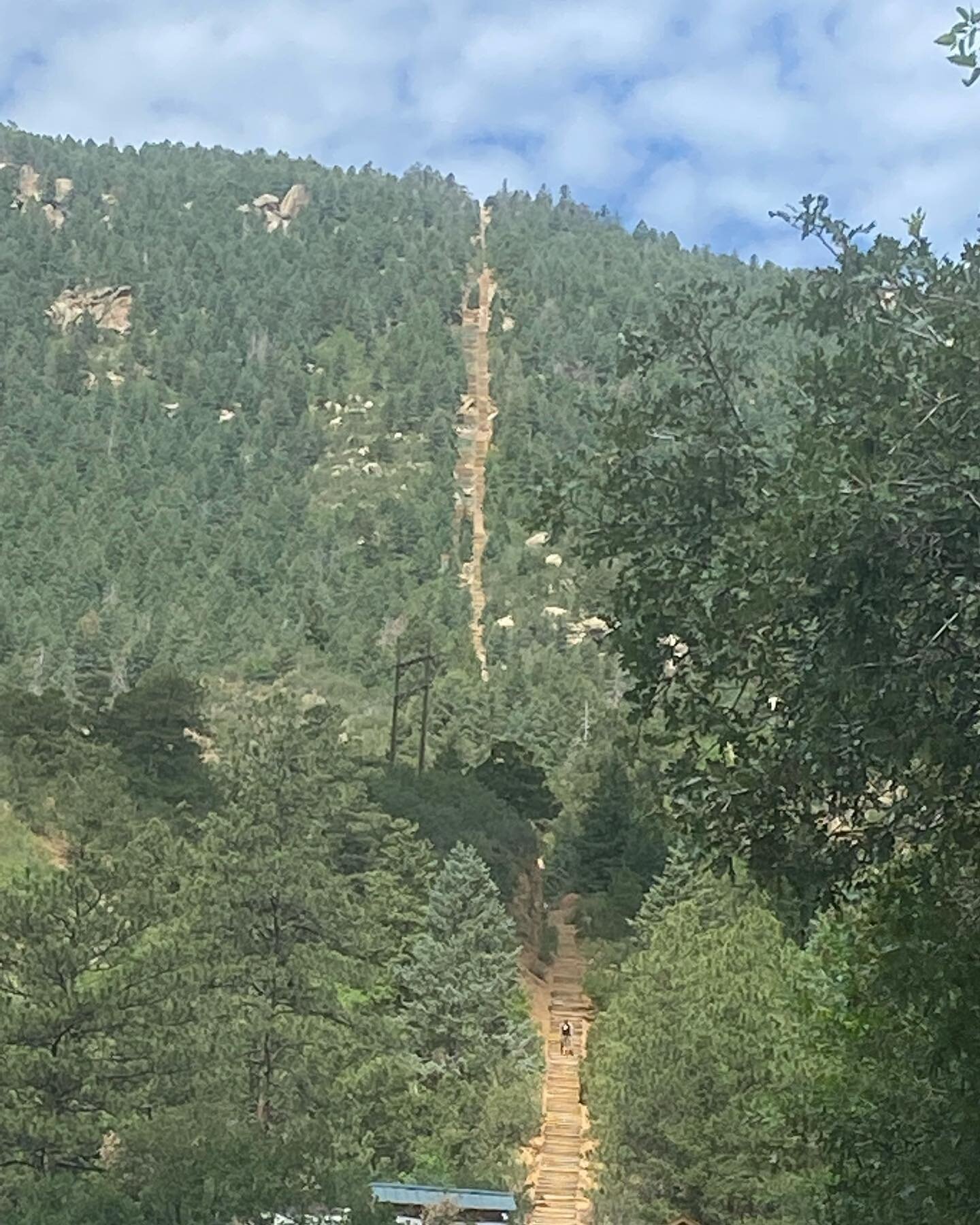 Thursday suffer-fest for @hyggehousebooks and me.  We climbed the Manitou Incline which has been a goal of mine for a few years.  It's 2,768 steps, going up 2,000ft of elevation in just .88 miles (finishing at an altitude of 8,550), making it the ste