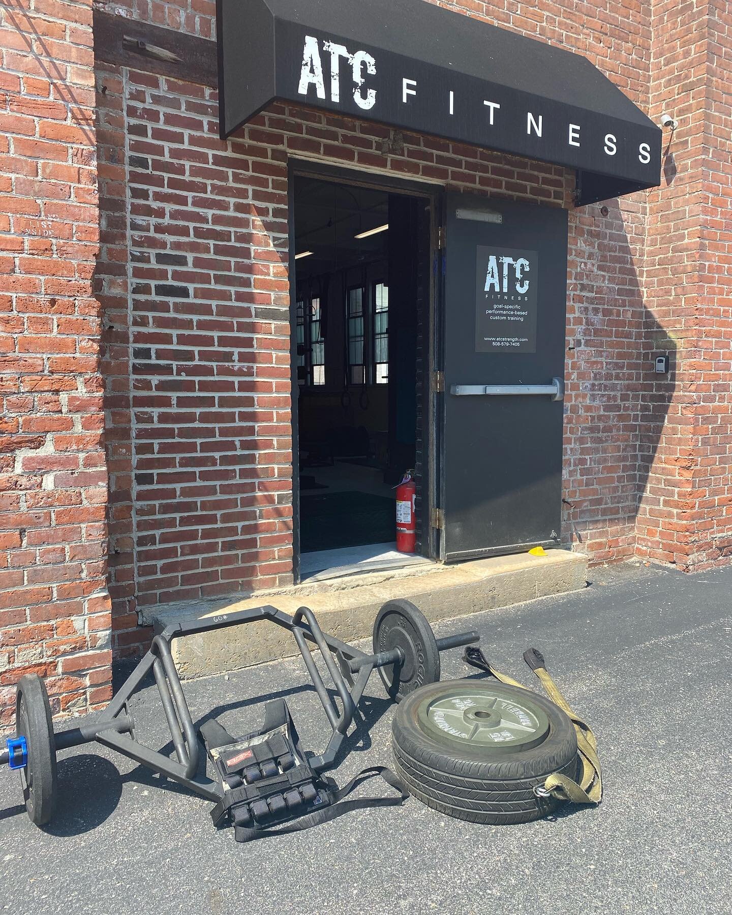 I love the heat.  I wait all year for the heat.  And today, we have some!  So, I moved my session outside, and baked.  I put in 2 hours, including the following:

30min Ruck shuffle w/ 35#
60mins alternating tire drags and trap bar farmer's carry
30m