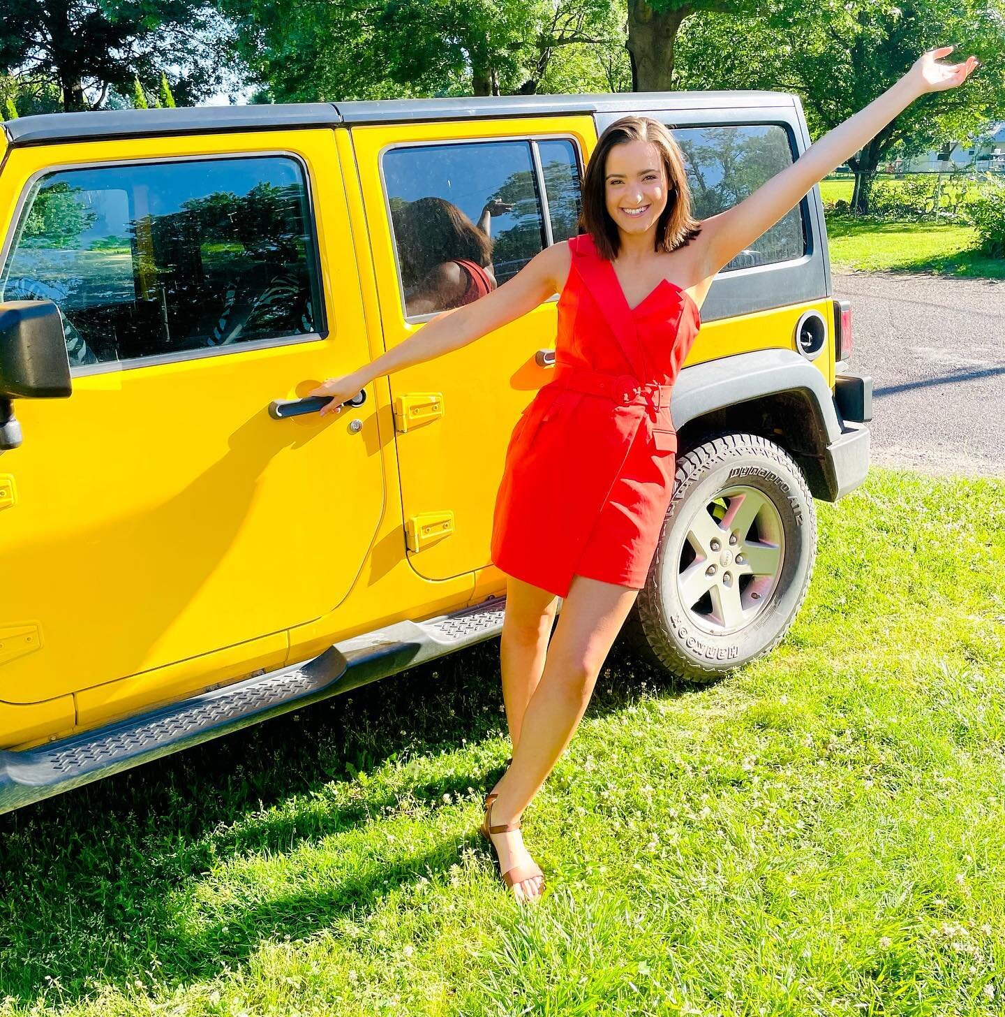 It&rsquo;s time to take care of business ⚡️👑🤩✨

On my way in my favorite lil dress in my favorite Jeep to my favorite week of the year in one of my favorite places in the state of Missouri. Any guesses? 🤪 IT&rsquo;S MISS MISSOURI WEEK. #MissMissou
