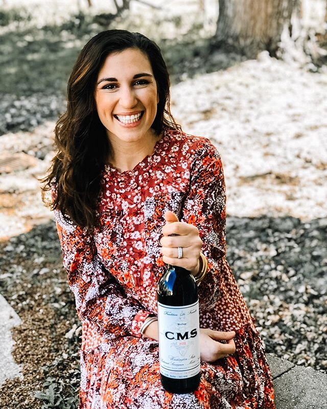 Looking for some new wines to try? We've been drinking more Washington wines lately and have been loving them! To make it extra easy to try some of these I linked all of them in a blog post for you guys. See the link in my bio.
&bull;
This Hedges win