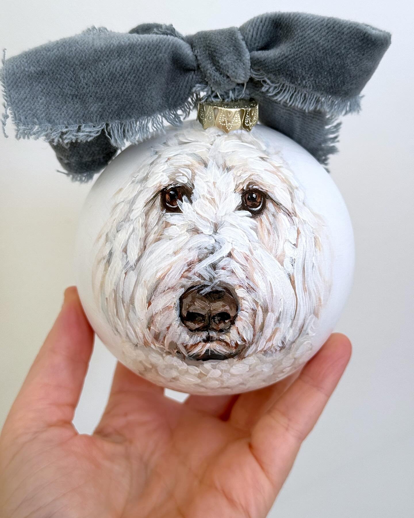 Handsome Hank. ❤️And oh so close to finishing everyone up for the year. 🎄🍾

#customornaments #dogornament #goldendoodlelovers