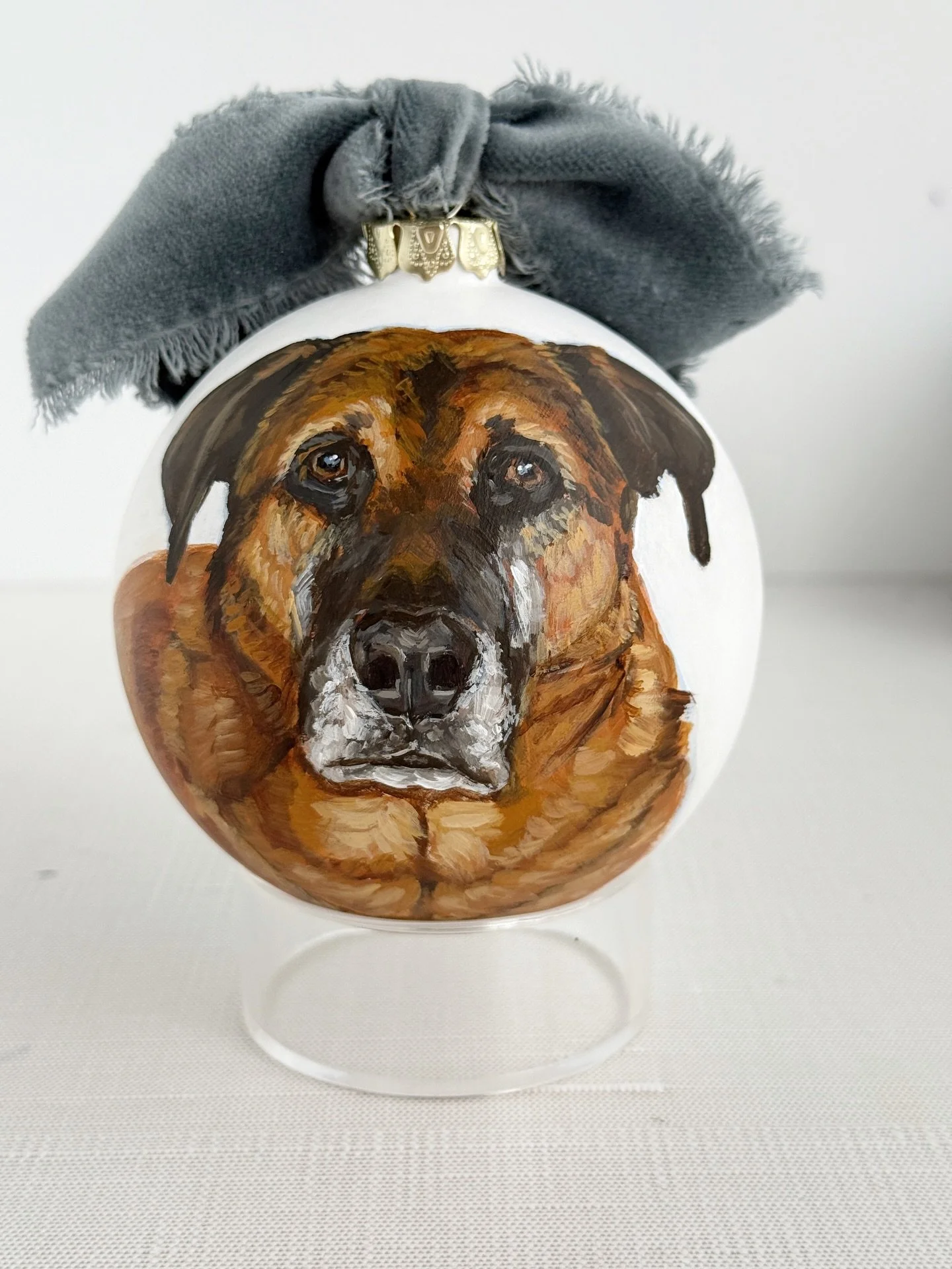 One to keep and one to gift 🎄🎁 Wolfie &amp; Amos ❤️❤️

#gifthappiness #treatyourself #christmascheer #dogornament #petportraitartist