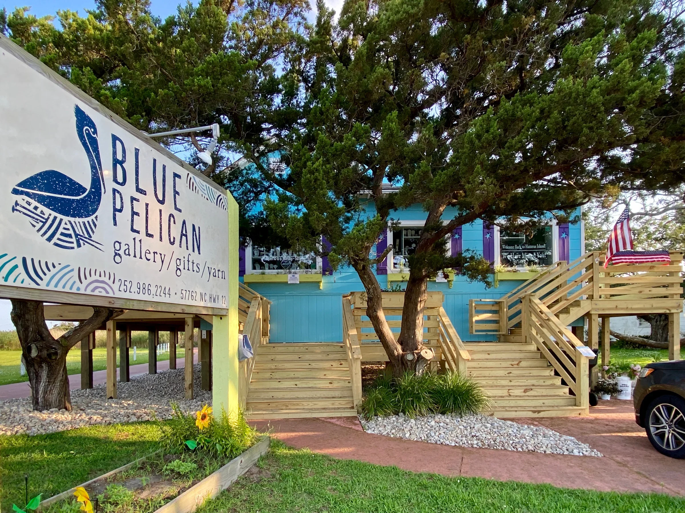 9. Blue Pelican Gallery, Gifts &amp; Yarn