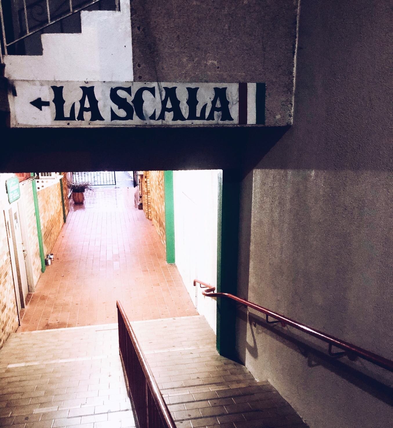 Open from 6pm... Ci vediamo stasera ! 👋🏼 #LaScala